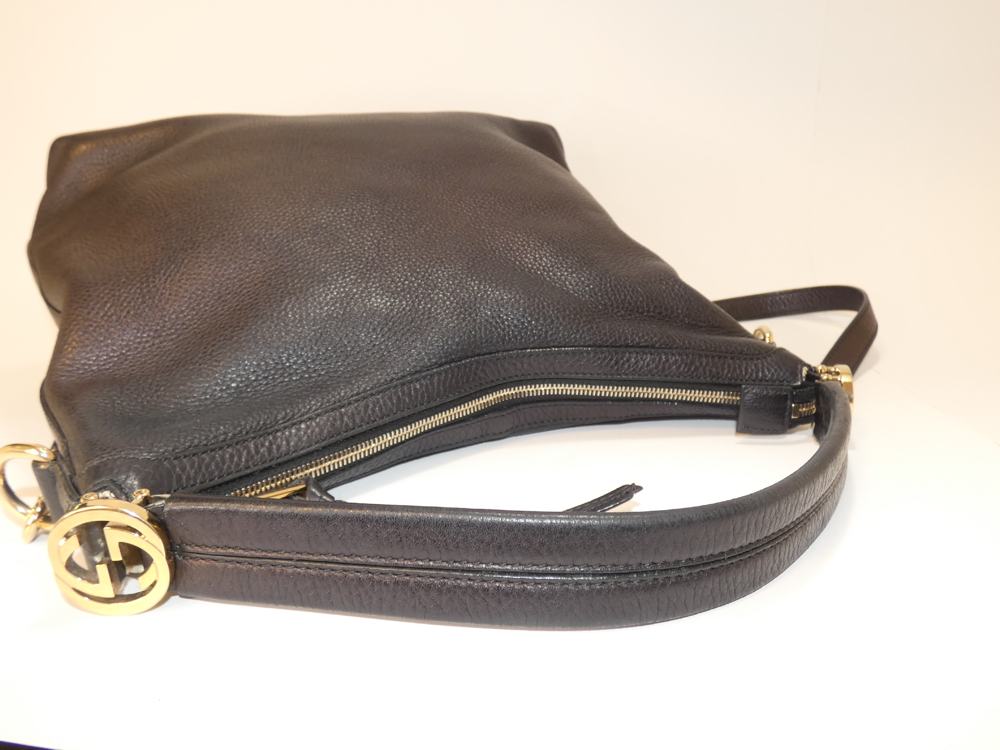 2-way Interlocking Black Leather Shoulder Bag — view 4