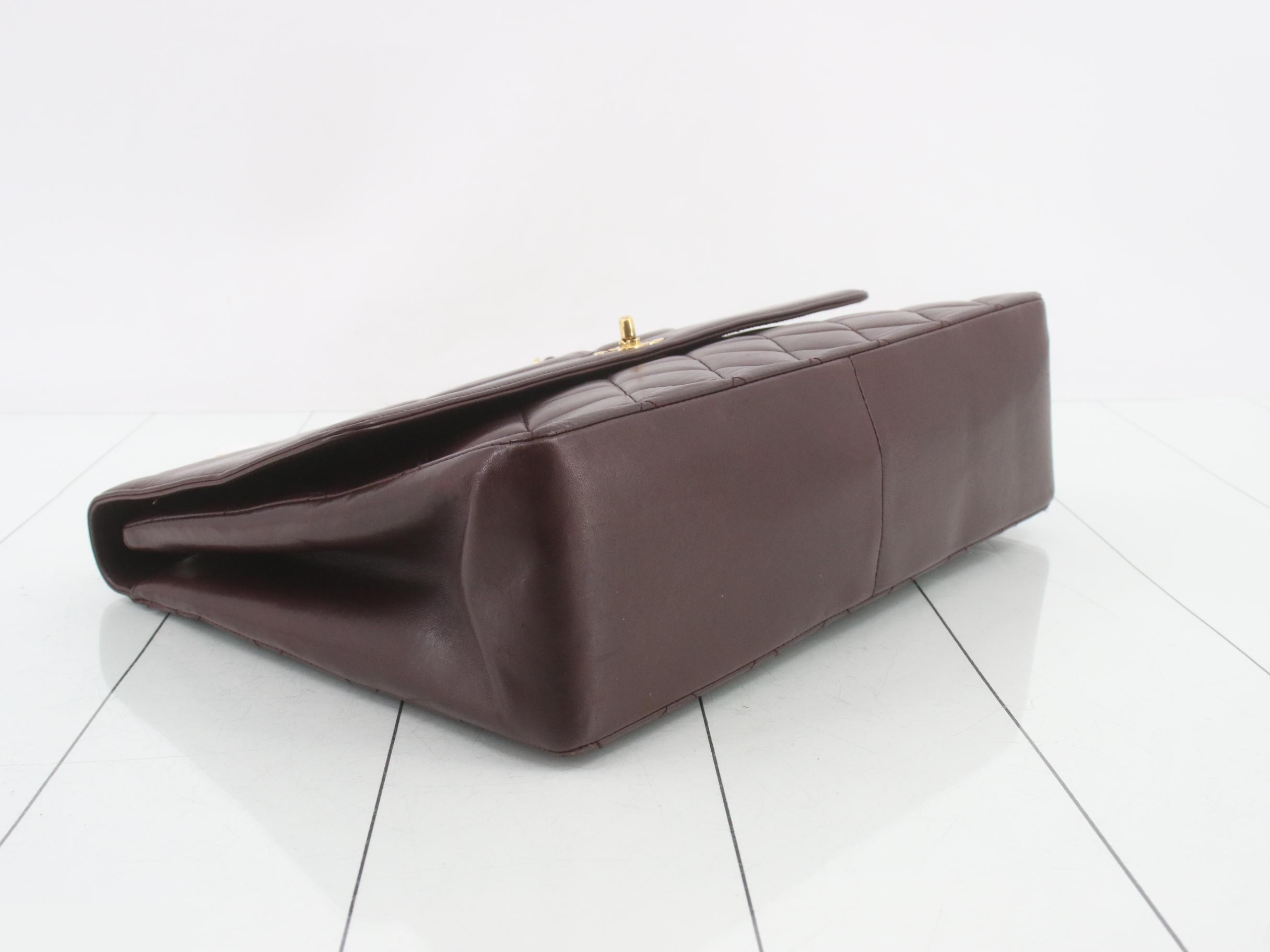 Matelassé Large Matelassé Chain Shoulder Bag (with sticker) — view 5