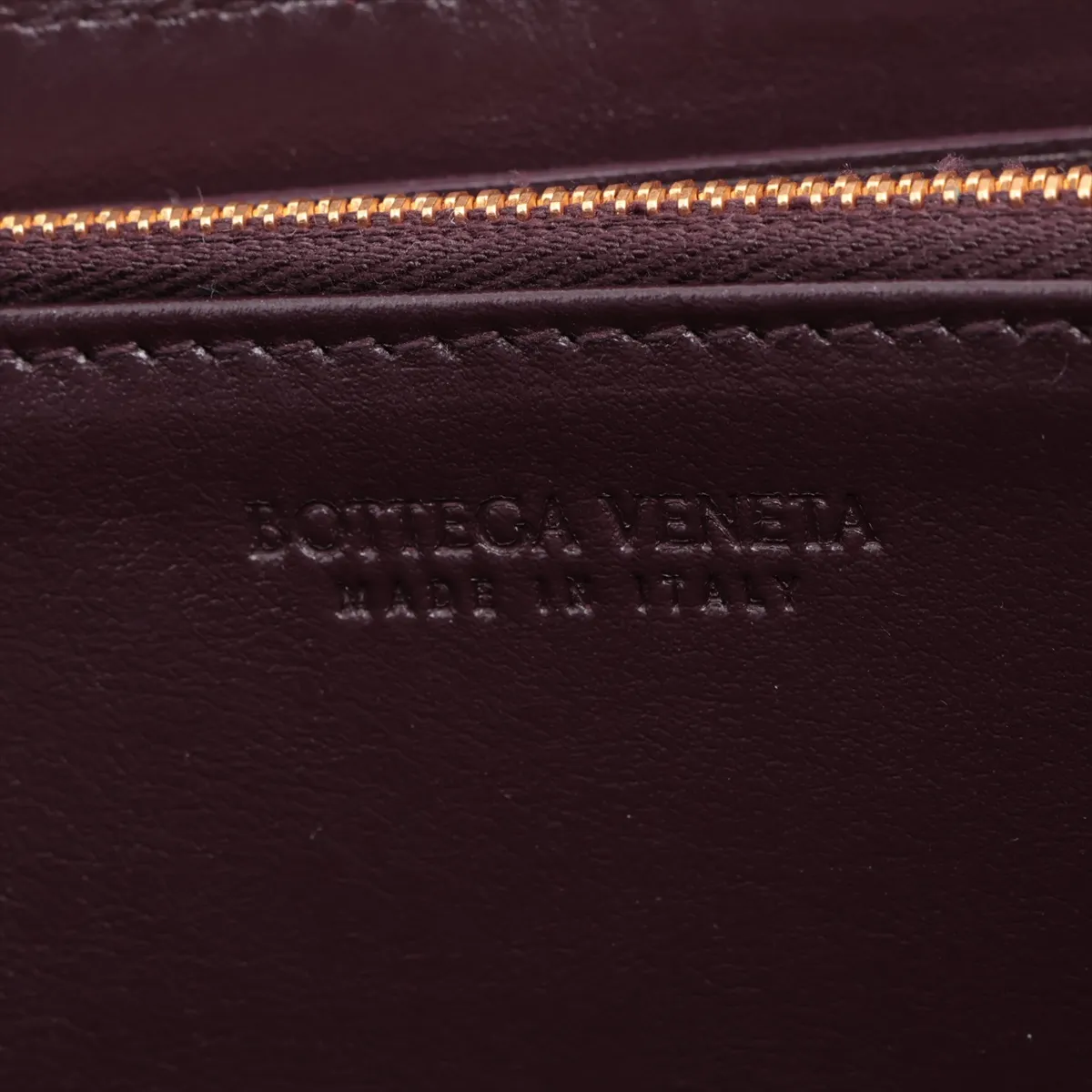 Maxi Intrecciato Cassette Leather Round Zip Wallet, Bordeaux — view 9