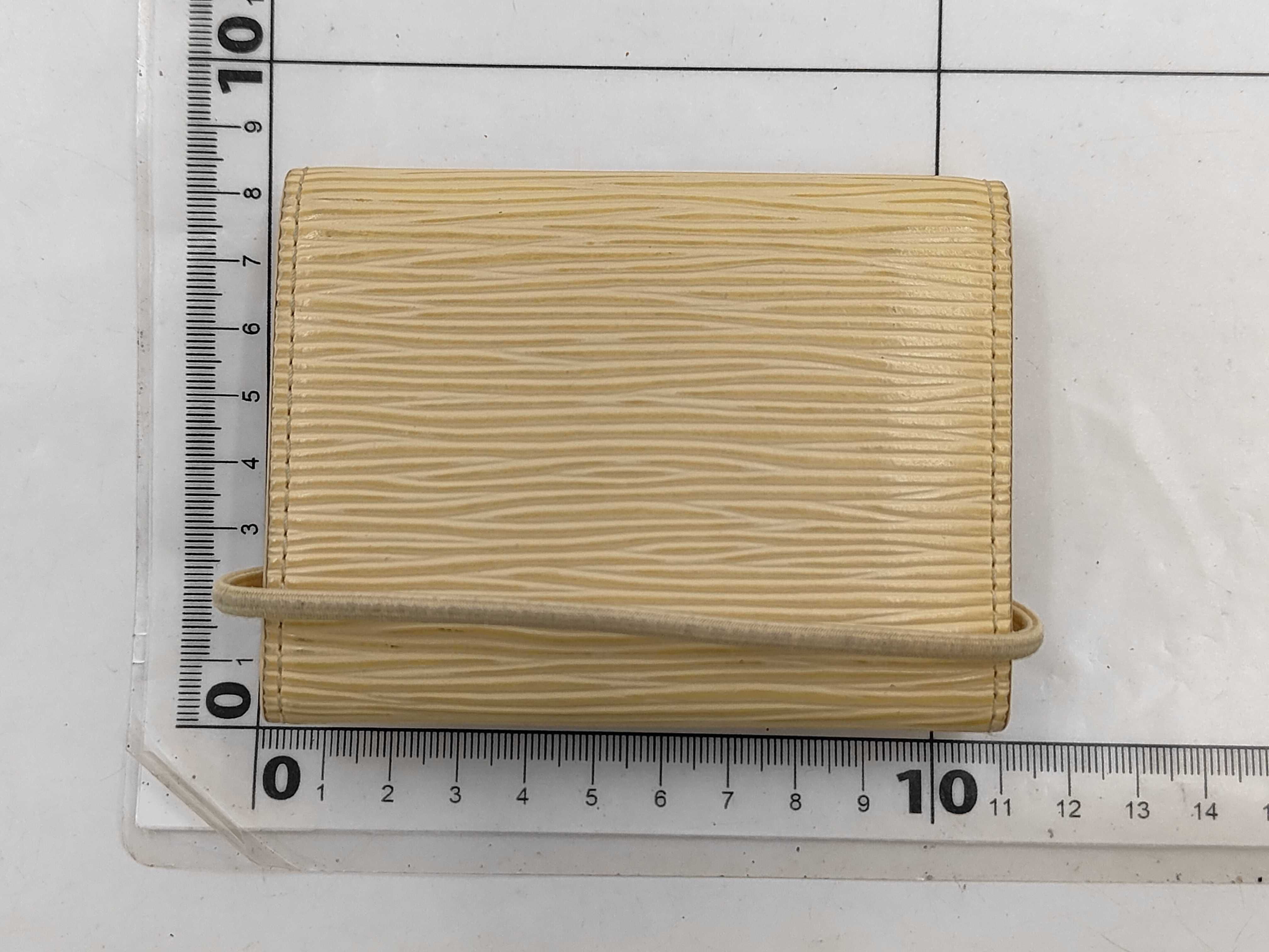 Epi Louis Vuitton Epi Portemonnaie Elastic Vanilla MI0011 Wallet — view 2