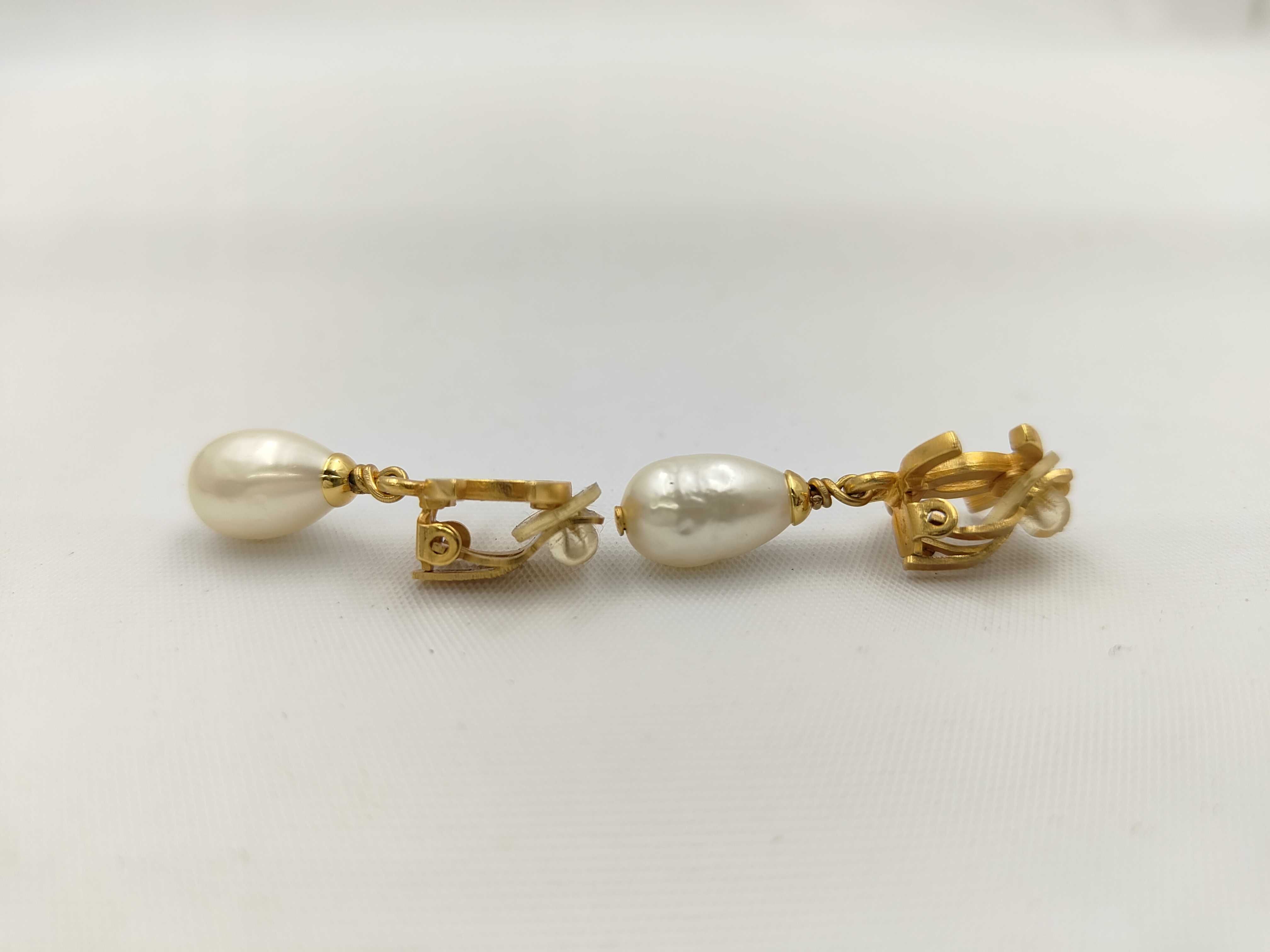 earrings — view 3