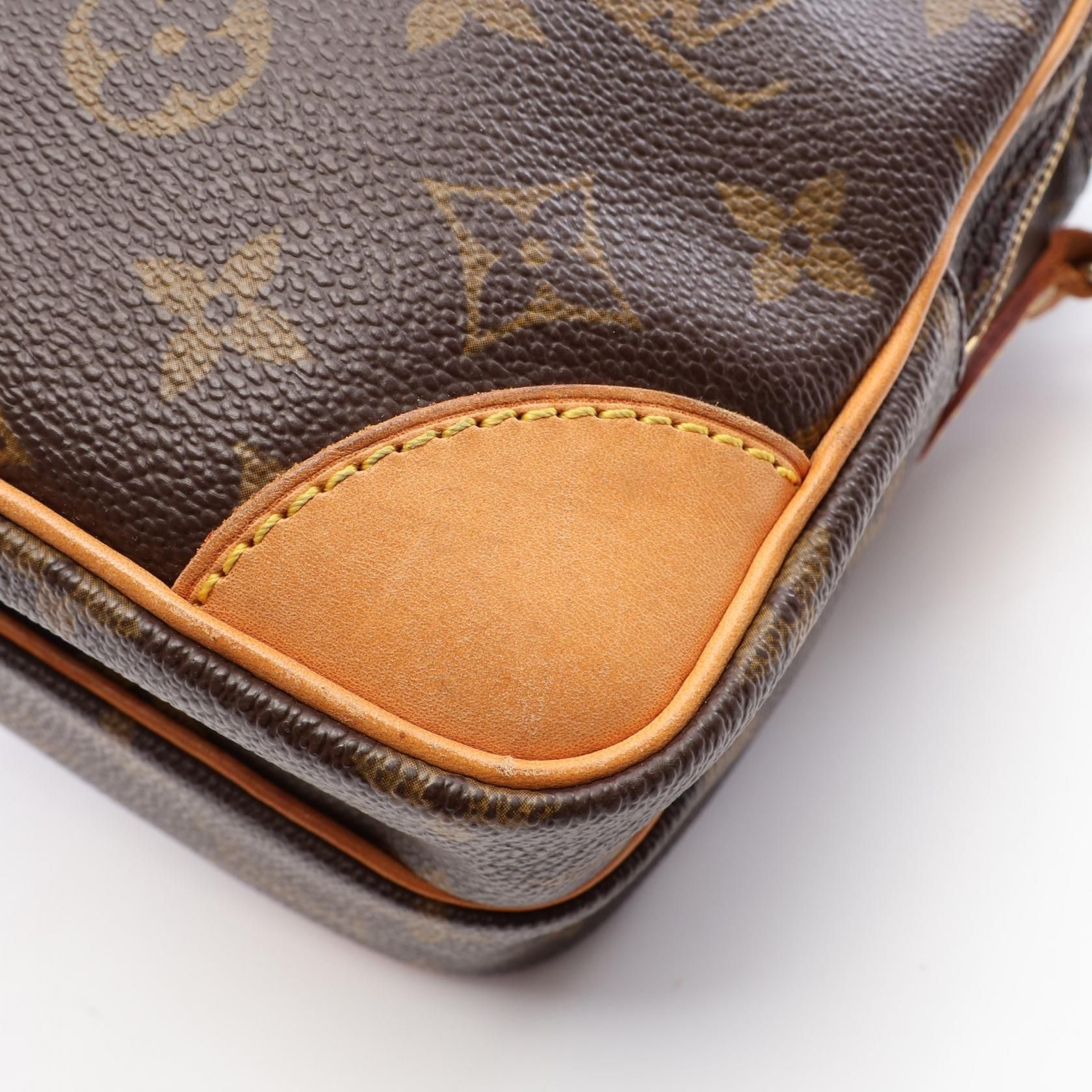 Amazone, Monogram — view 7