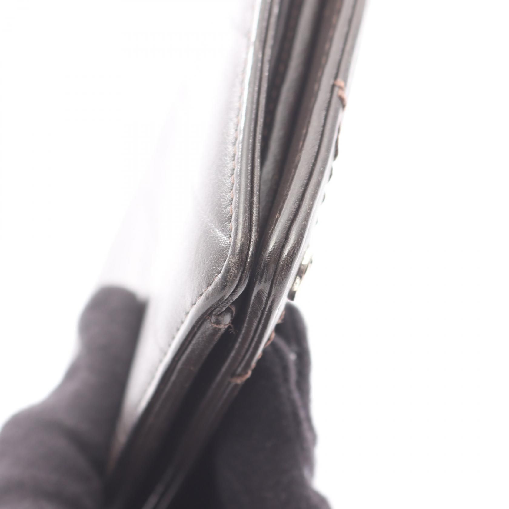 Chevron V Stitch Yen Wallet — view 11
