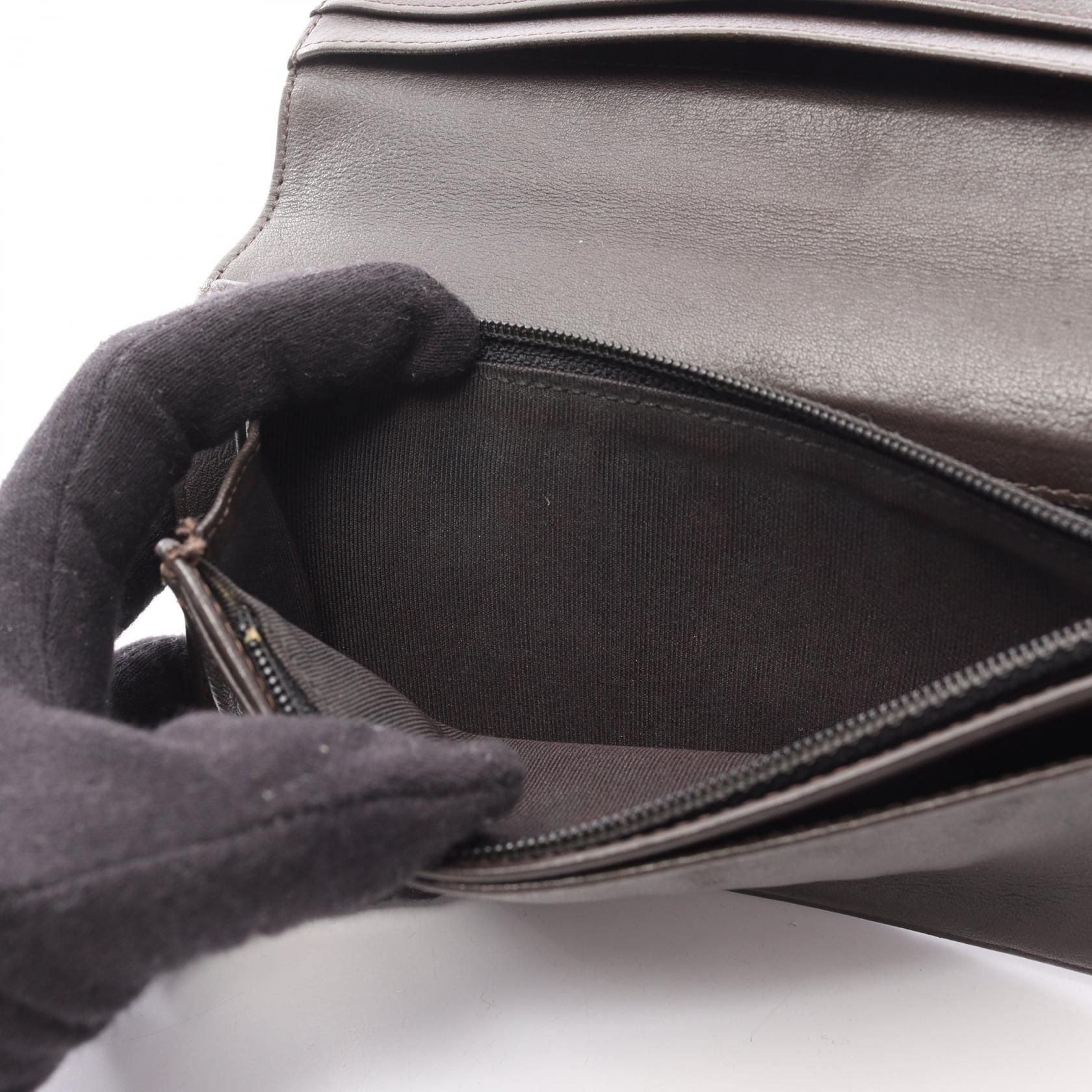 Chevron V Stitch Yen Wallet — view 9