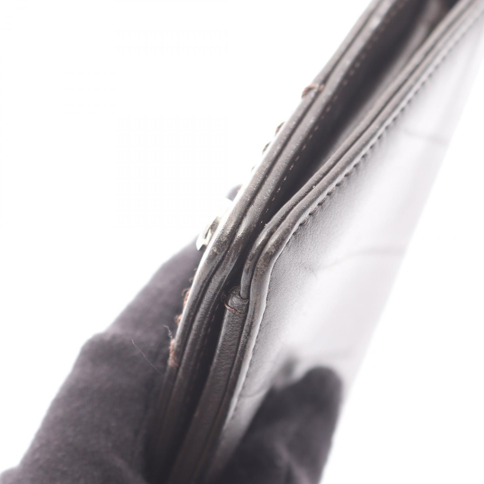 Chevron V Stitch Yen Wallet — view 10