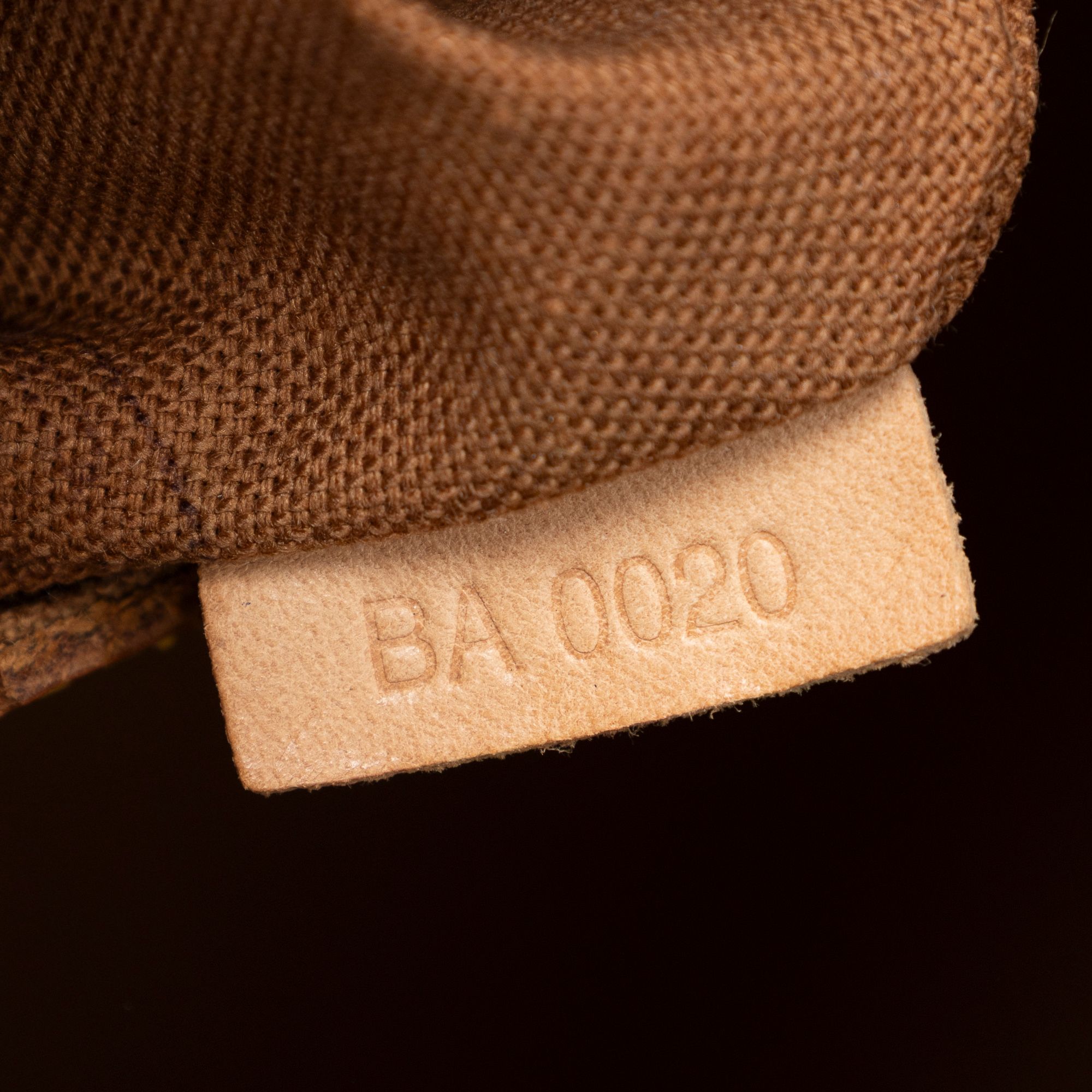 Alma PM, Monogram — view 10
