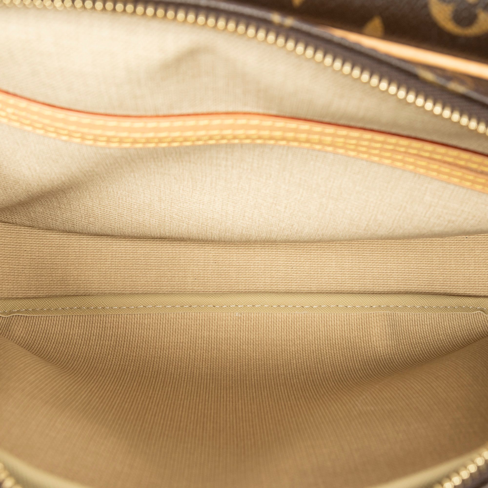 Reporter PM, Monogram — view 10
