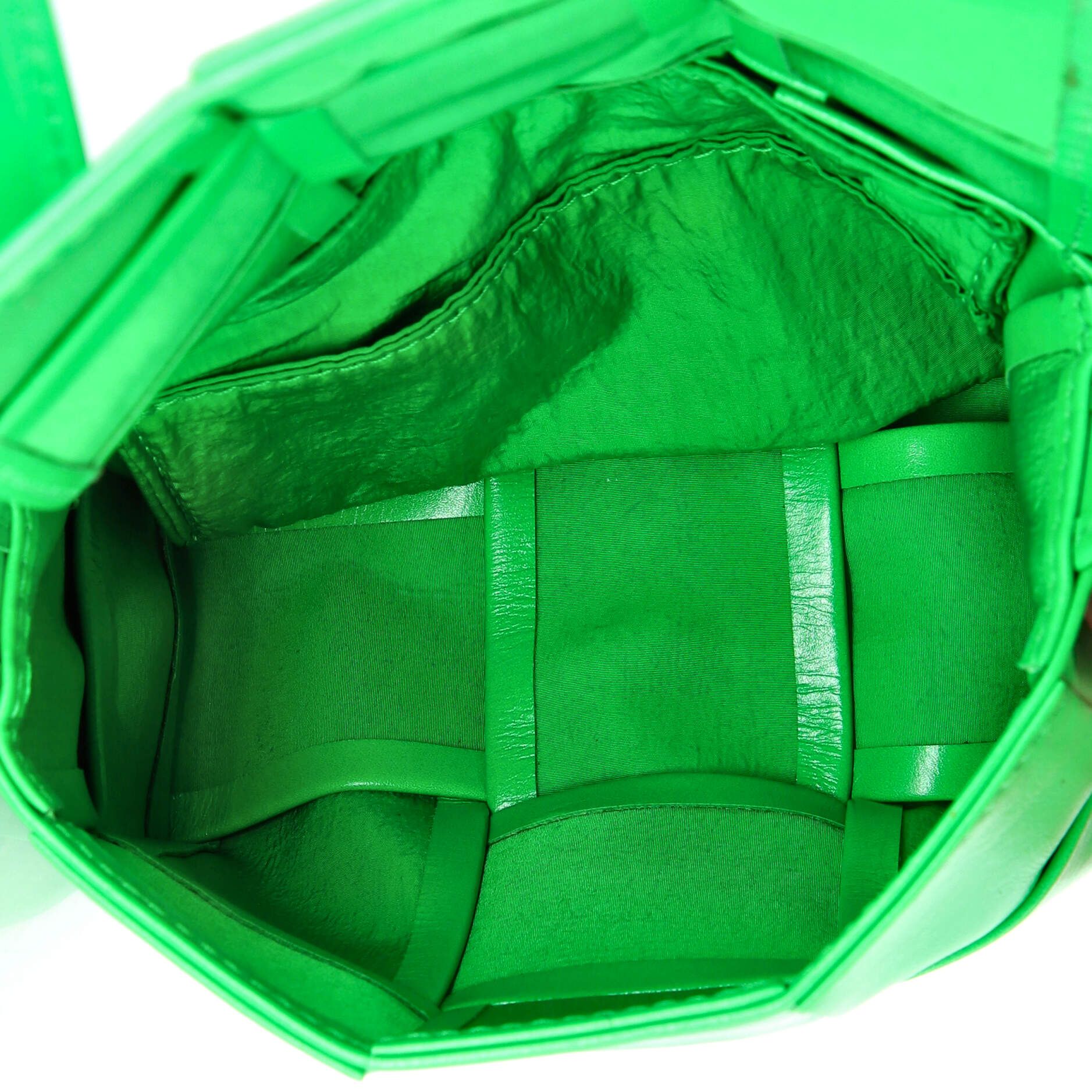 Cassette Crossbody Bag Maxi Intrecciato Leather Candy — view 5