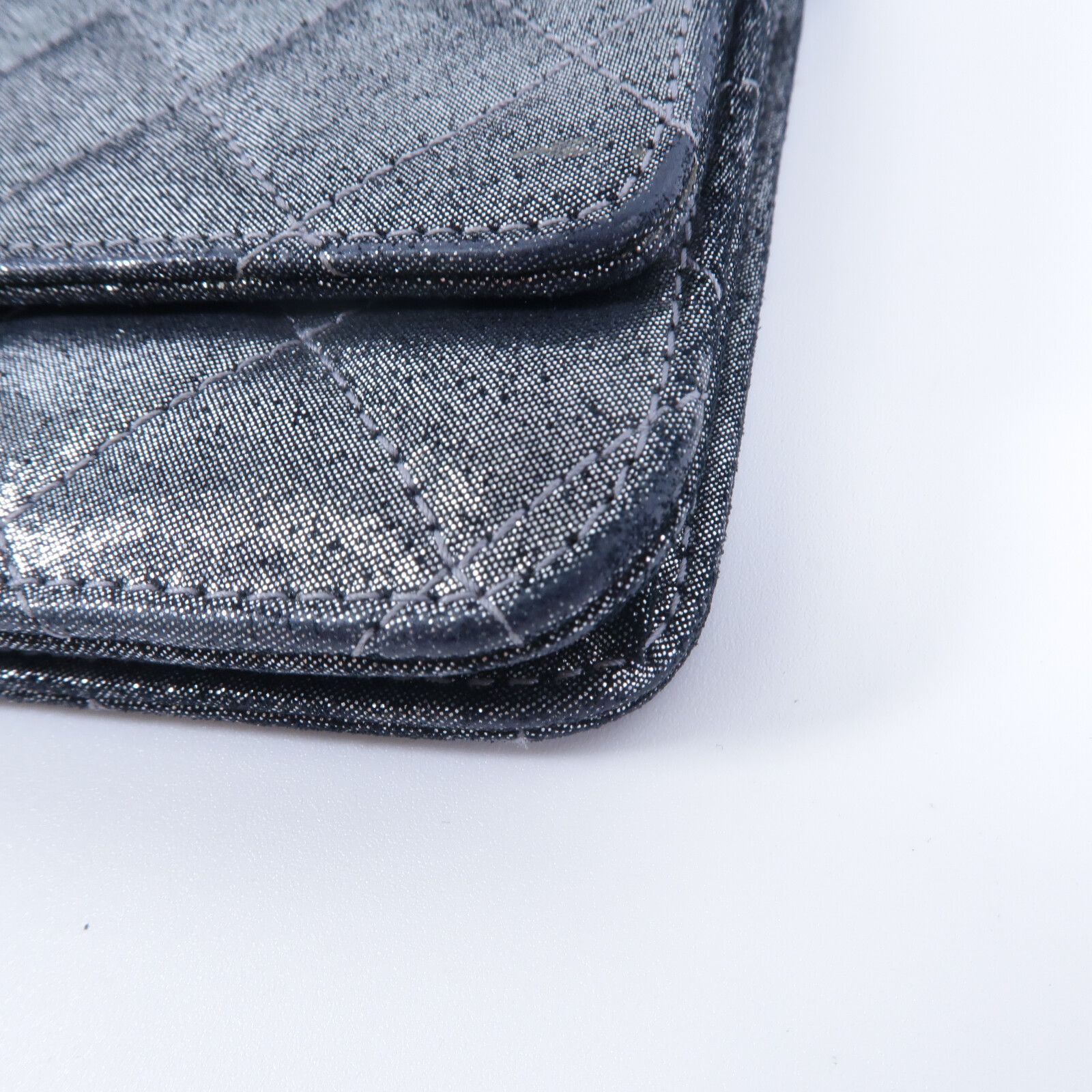 Paris Edinburgh Quilted Iridescent Lambskin Wallet On Chain (WOC) — view 13