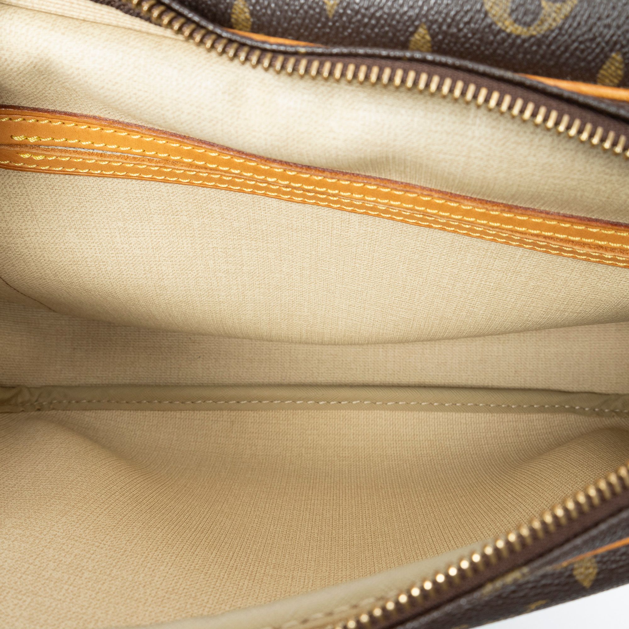 Reporter PM, Monogram — view 10