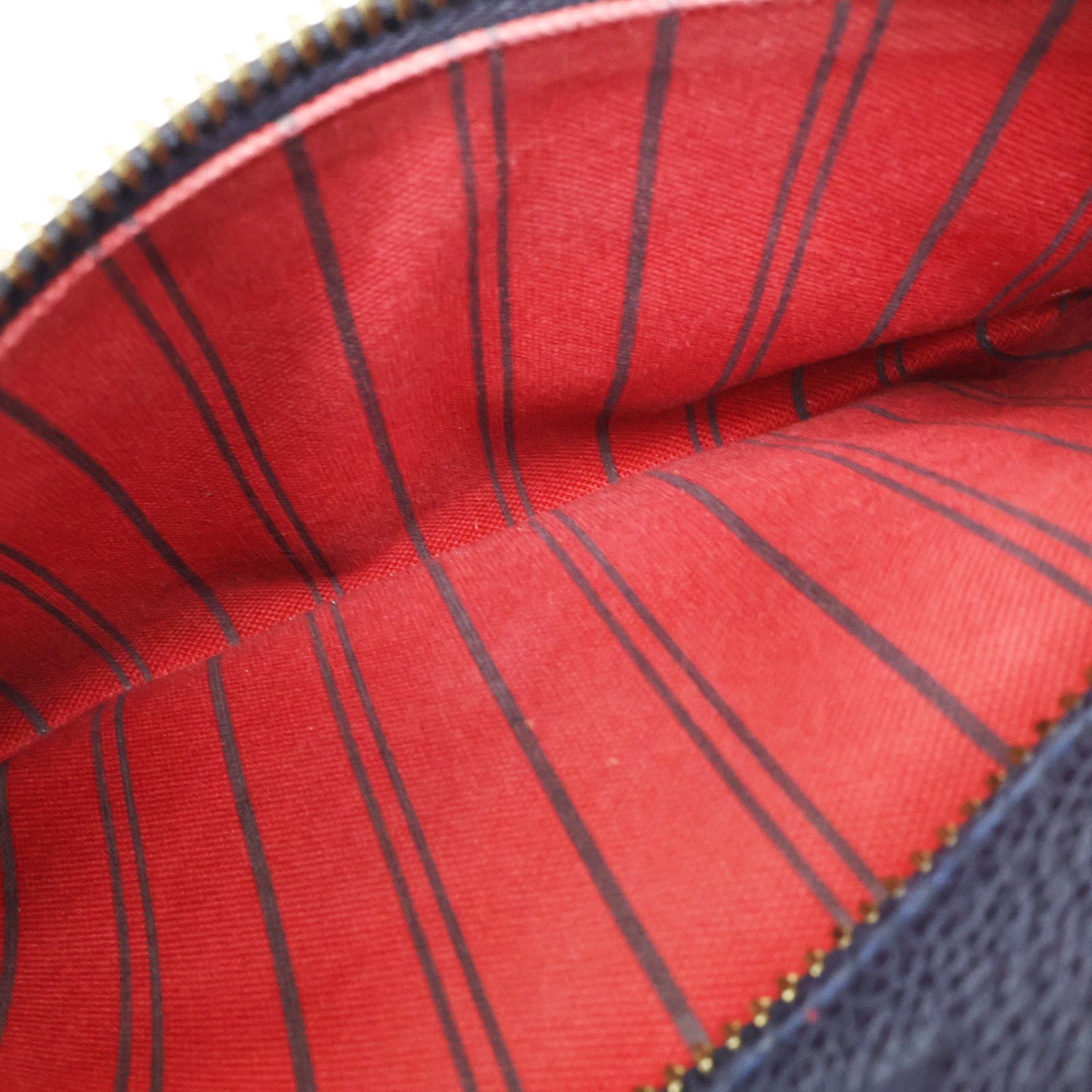 Pochette Metis Empreinte Leather Marine Rouge M 44071 — view 8