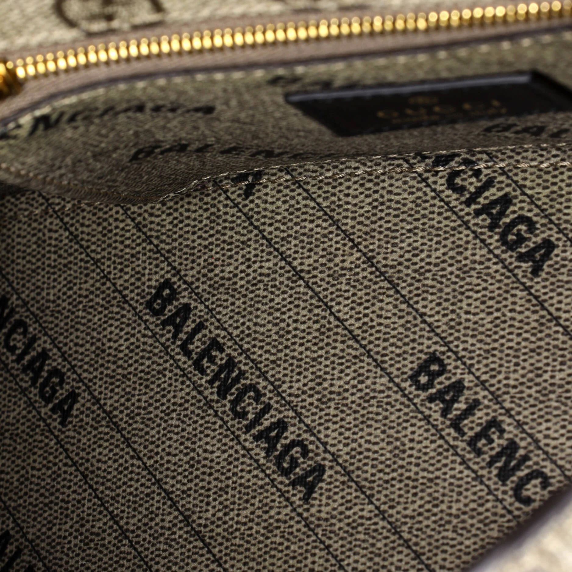 X Balenciaga The Hacker Project Hourglass Top Handle Bag Gg Coated Canvas Small — view 5