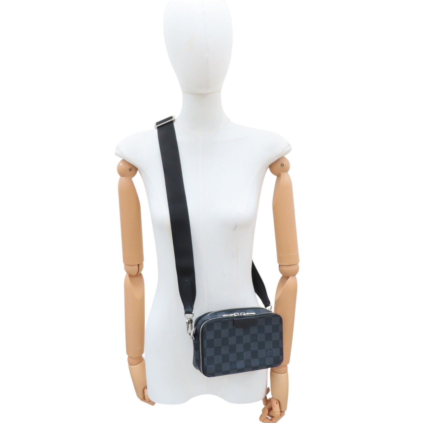 Alpha Shoulder Bag Damier Ebene Black N 60418 — view 8