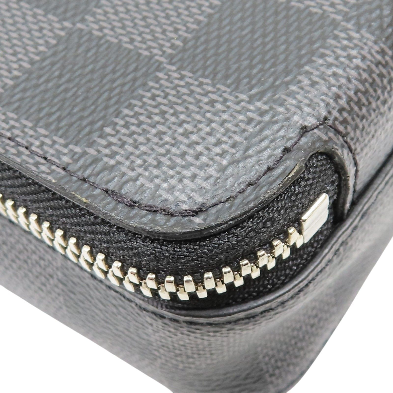 Alpha Shoulder Bag Damier Ebene Black N 60418 — view 9