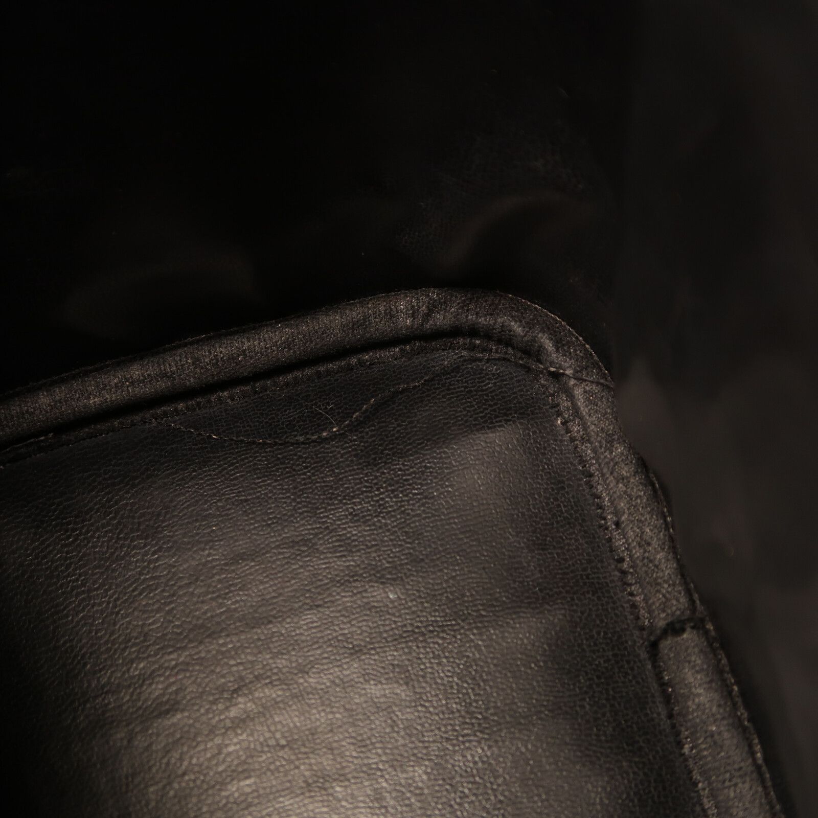 Black Cowhide Leather Vanity Case Kinsaku Handmade Bag Calfskin (cowhide) — view 15