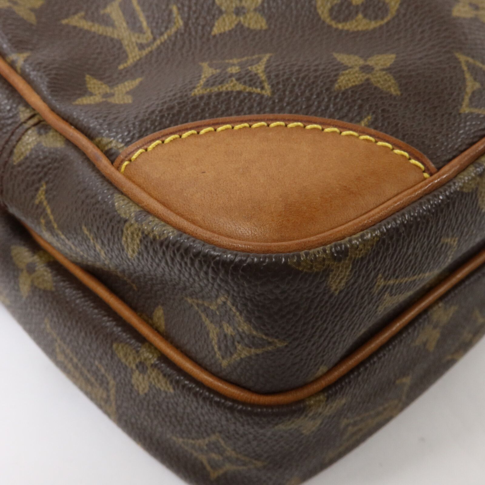 Amazone, Monogram — view 11