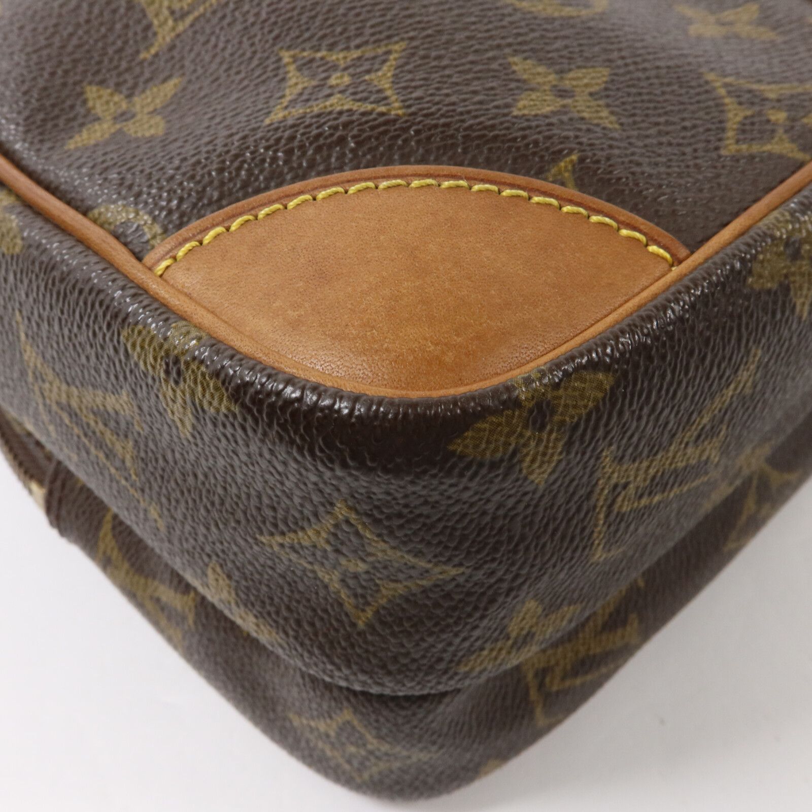 Amazone, Monogram — view 13