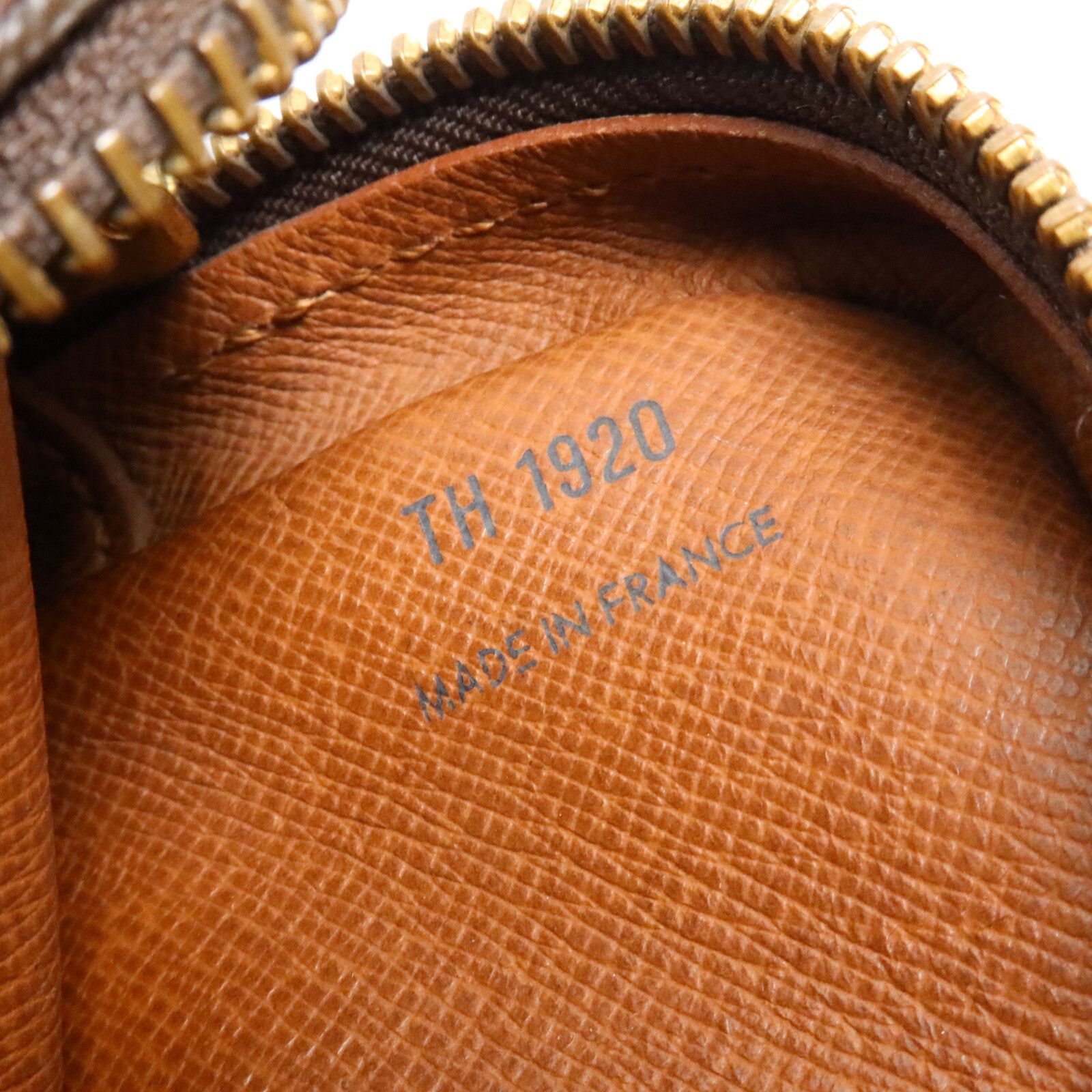 Amazone, Monogram — view 7