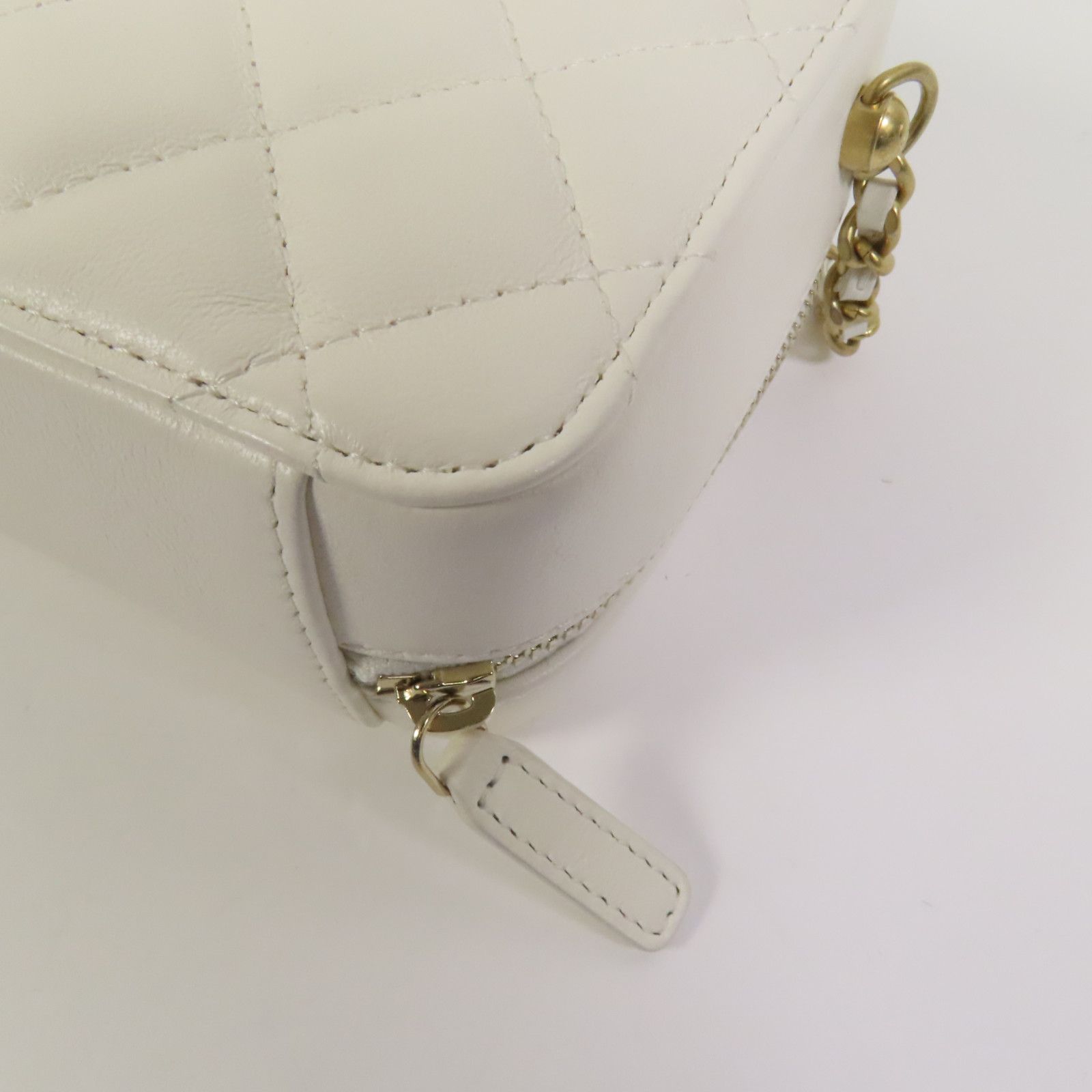 Pearl Crush Camera Bag, White — view 15