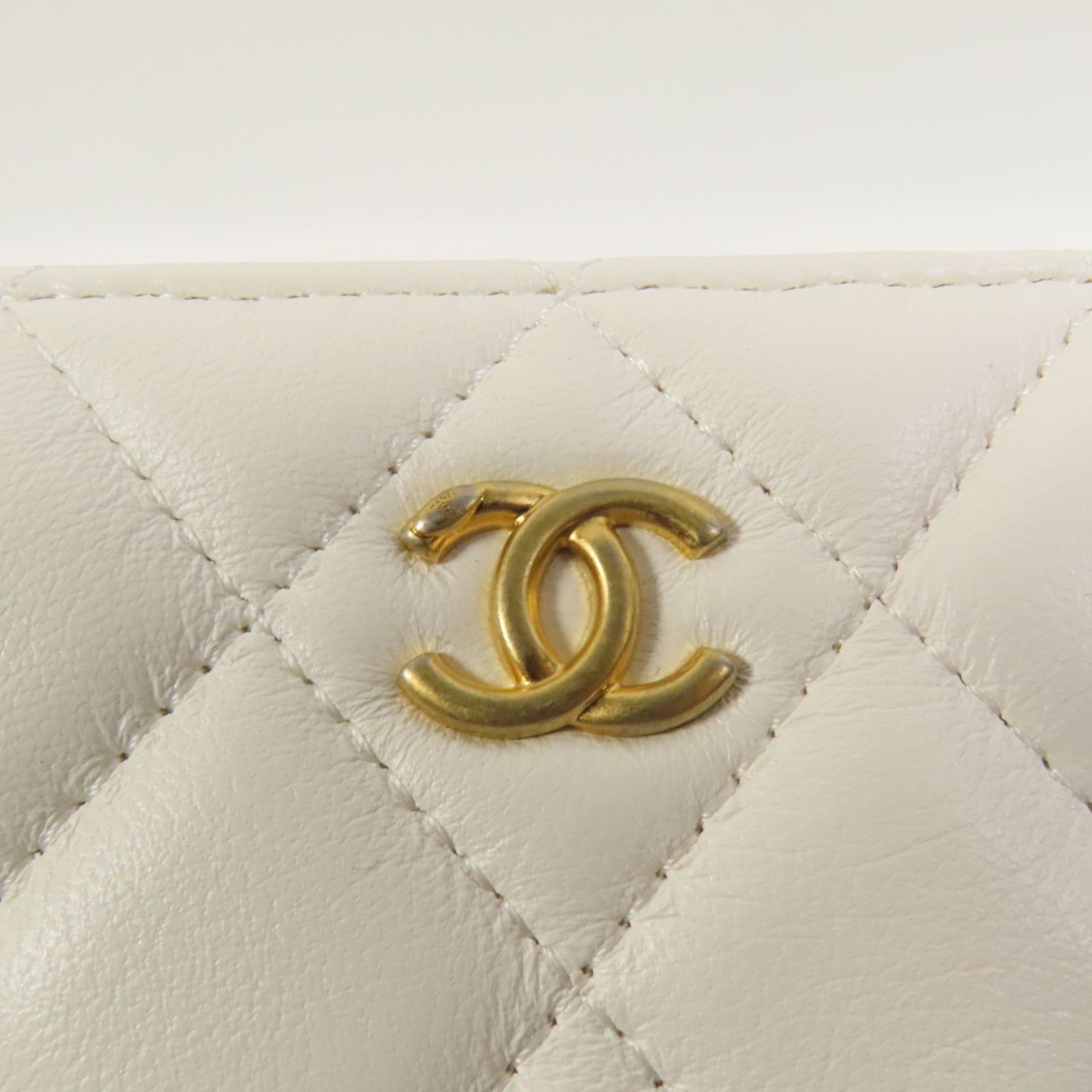 Pearl Crush Camera Bag, White — view 8