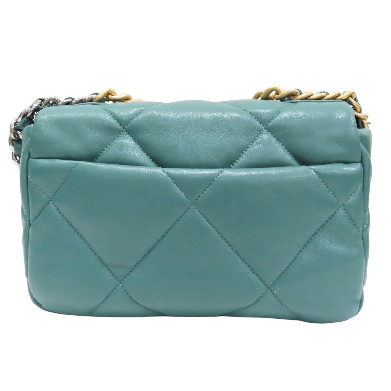 19 Flap Chain Shoulder Handbag Green Quilted Lambskin — view 2