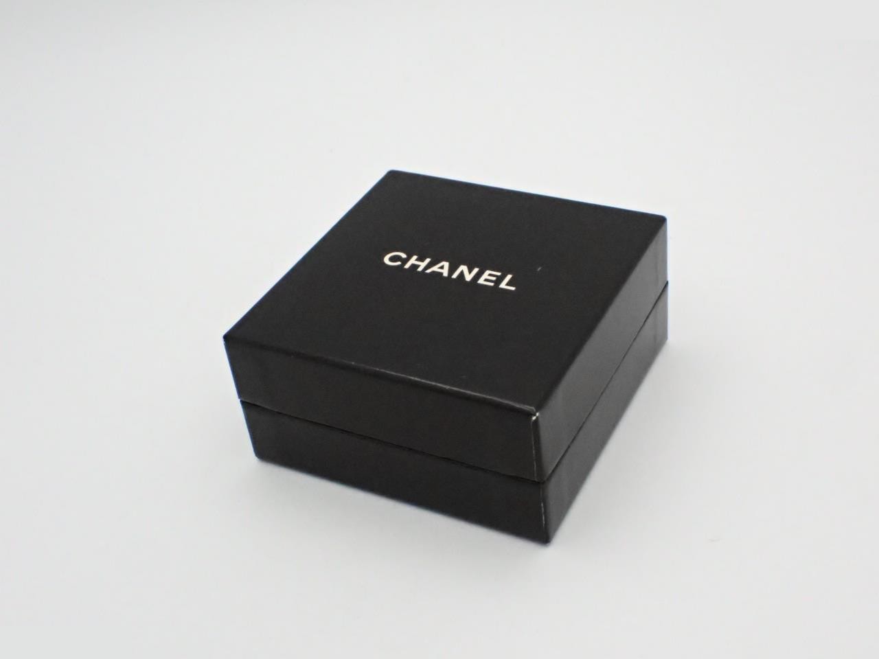 Coco mark brooch — view 4