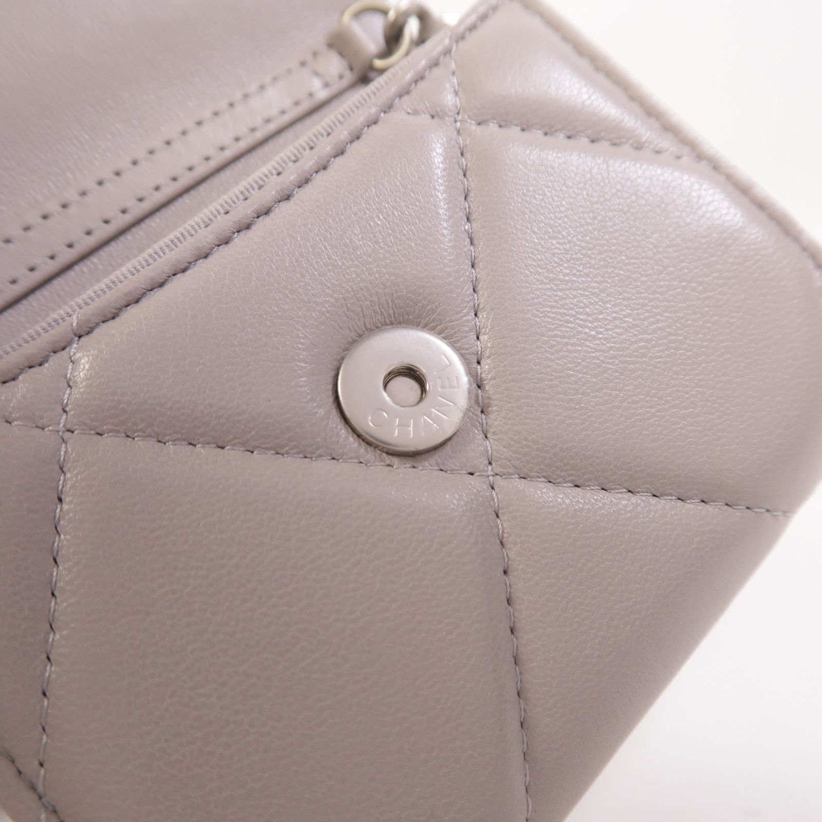 Gray Lambskin 19 Mini Wallet On Chain w/GHW Box-Dustbag — view 15
