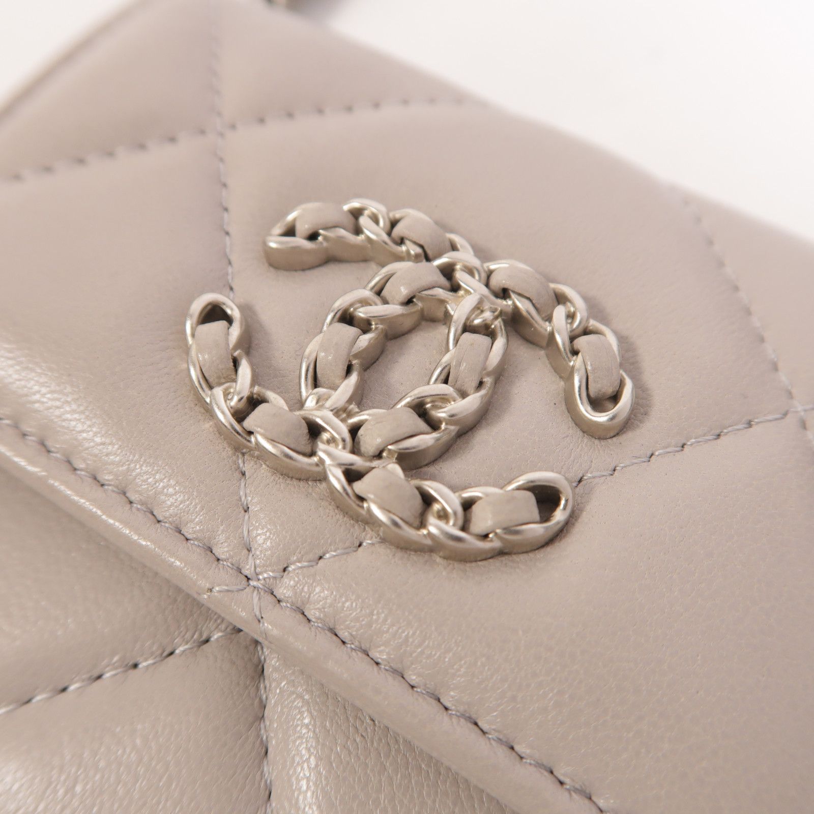 Gray Lambskin 19 Mini Wallet On Chain w/GHW Box-Dustbag — view 10