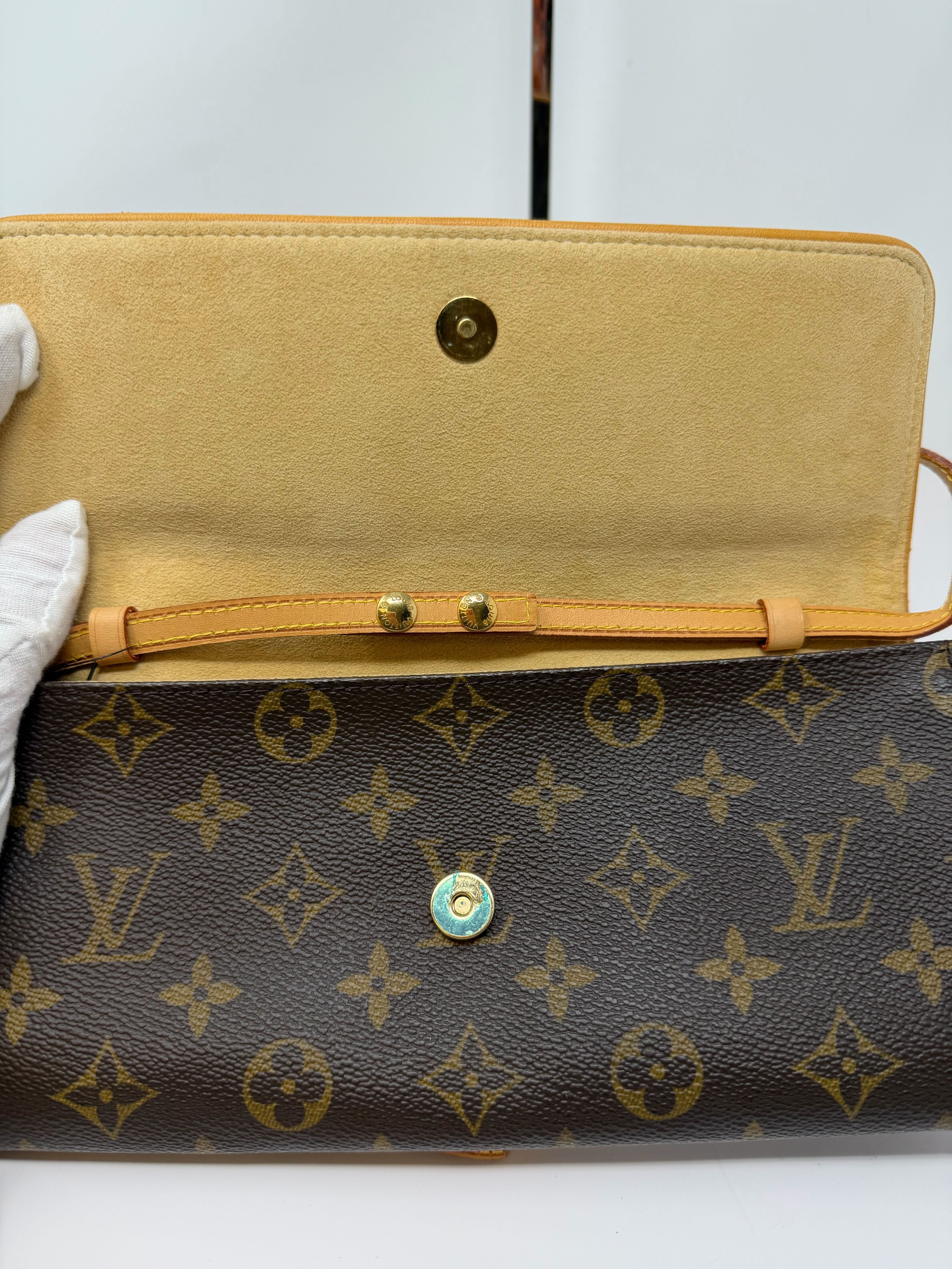 Pochette Twin GM, Monogram — view 4