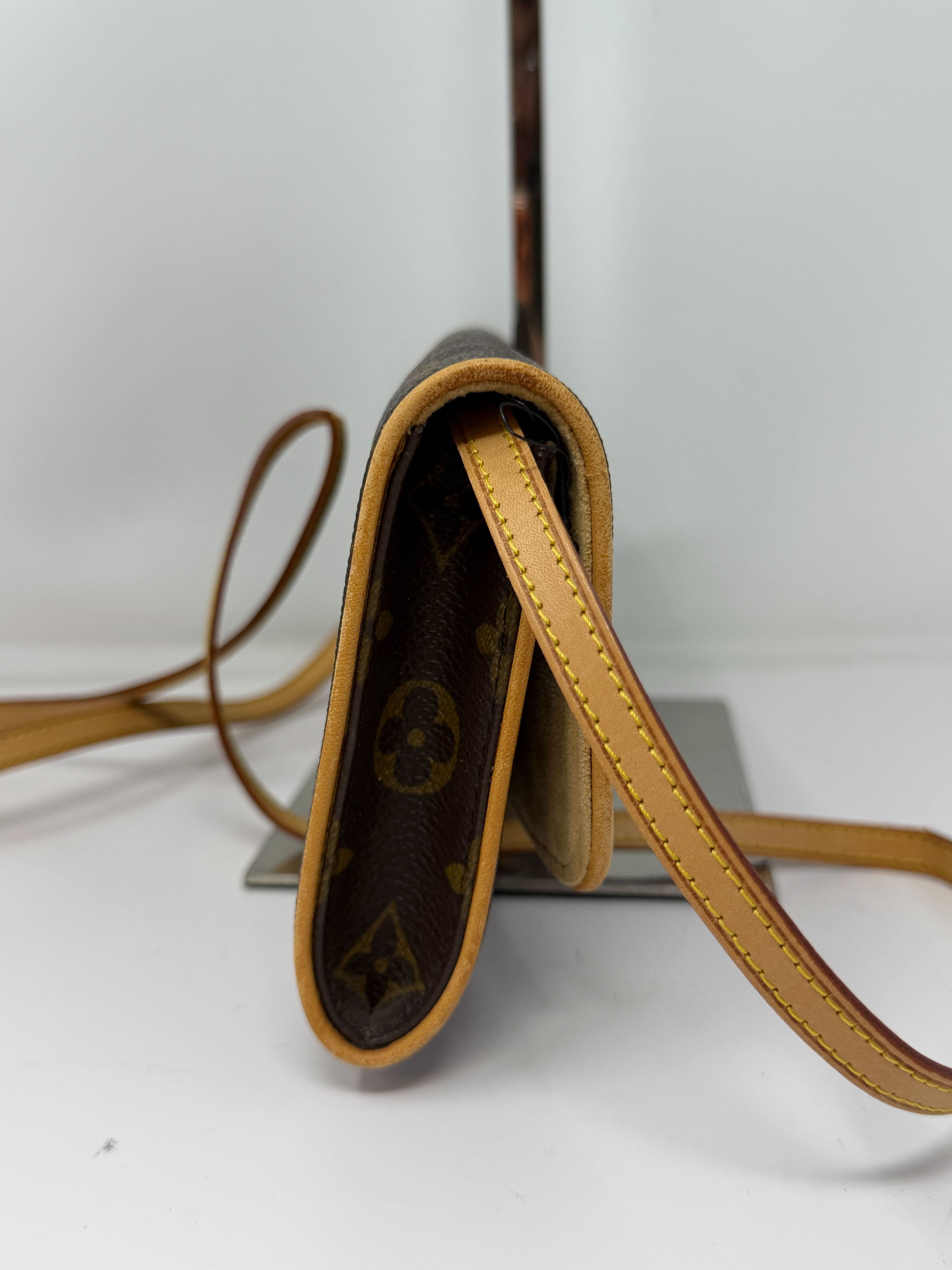 Pochette Twin GM, Monogram — view 8