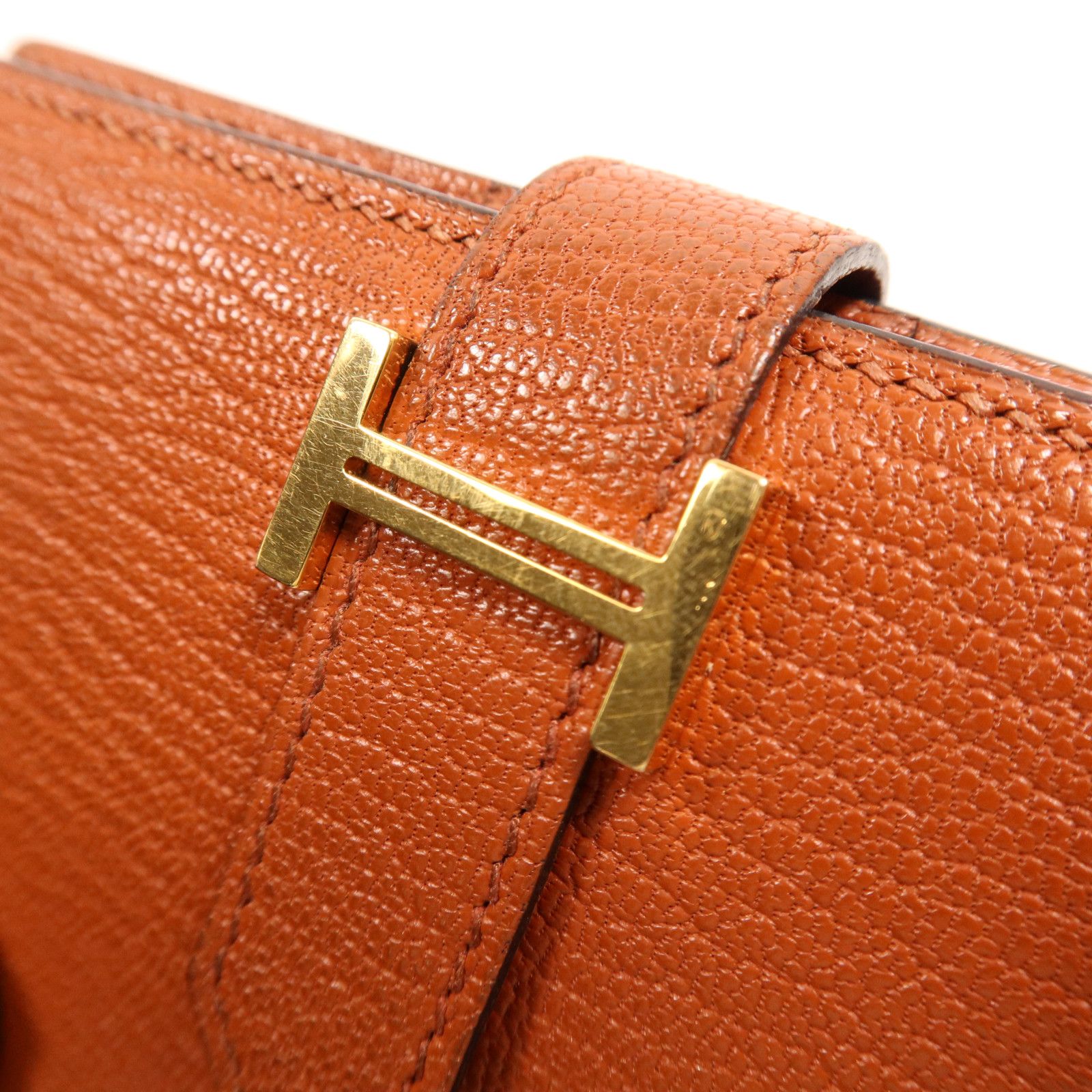 Chevre Leather Bearn Compact Wallet Gold Box Bi-Fold Wallet Brown Cuivre Chevre Goatsk — view 8