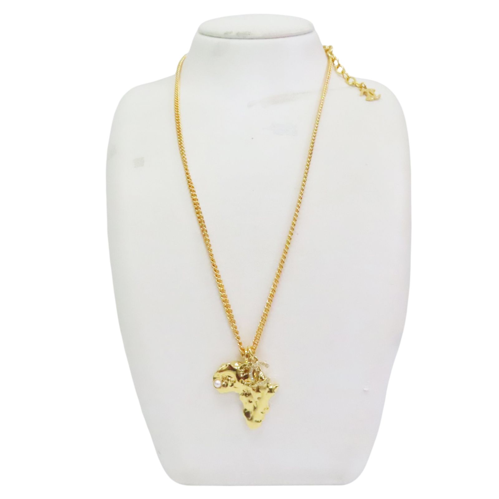 Crystal Pearl CC Africa Pendant Necklace 2023 — view 6