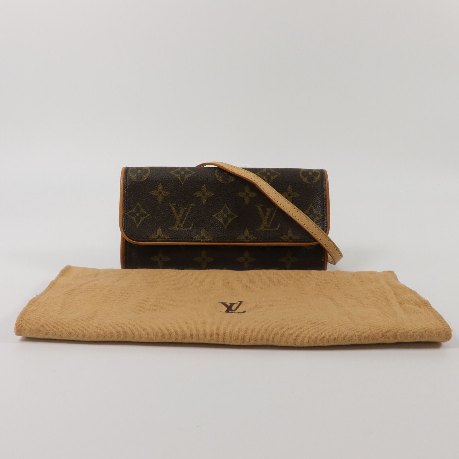 Pochette Twin PM, Monogram — view 9