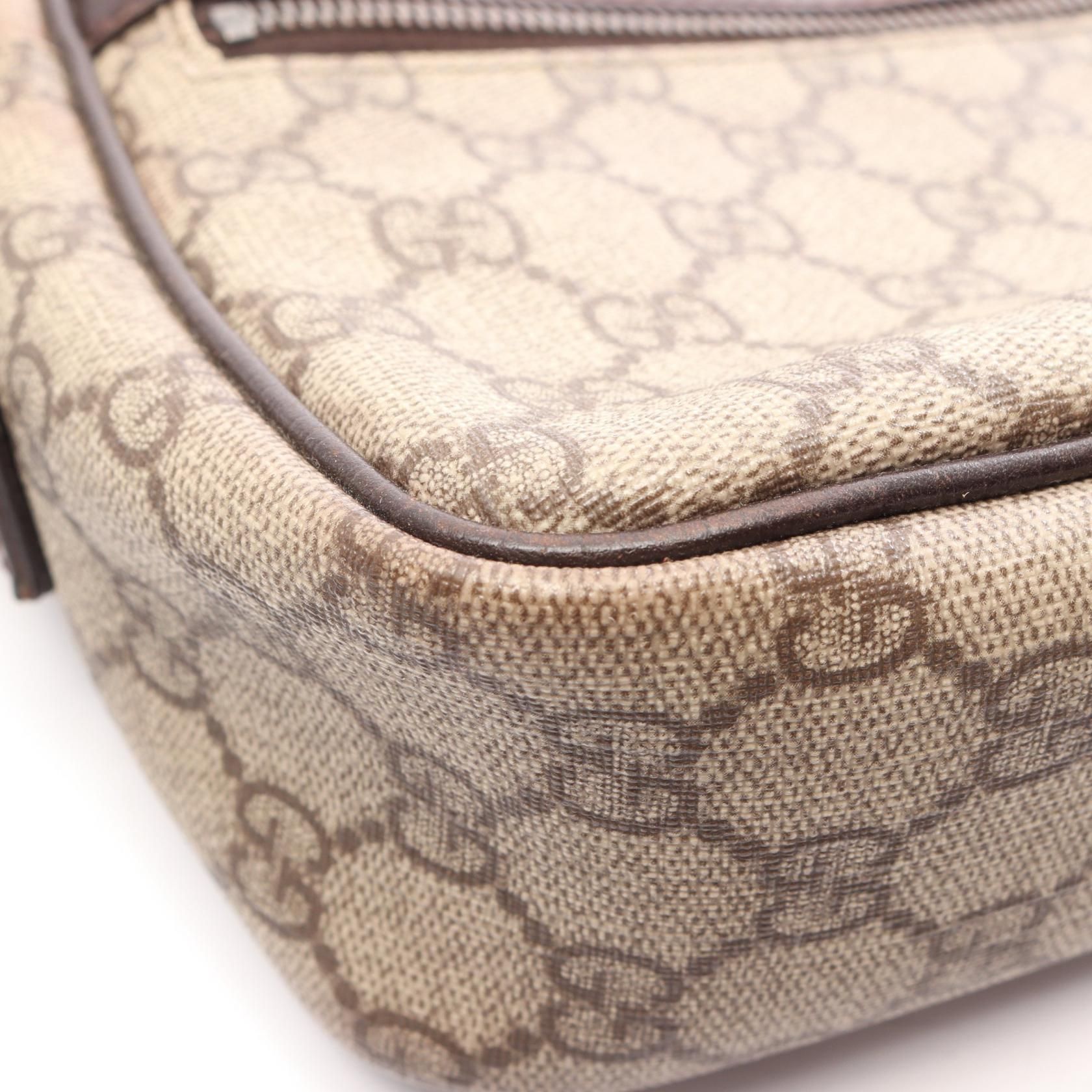 GG Supreme Messenger Bag — view 16