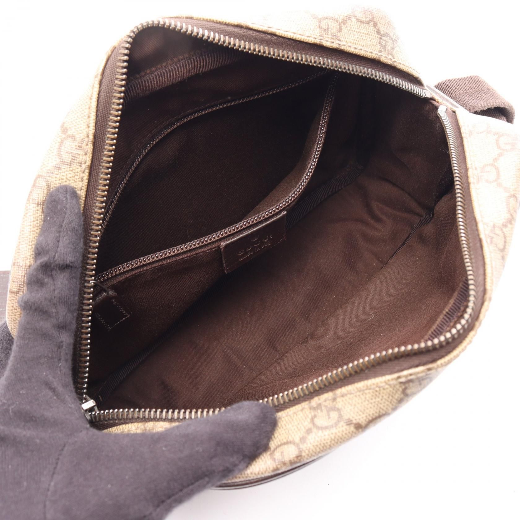 GG Supreme Messenger Bag — view 3