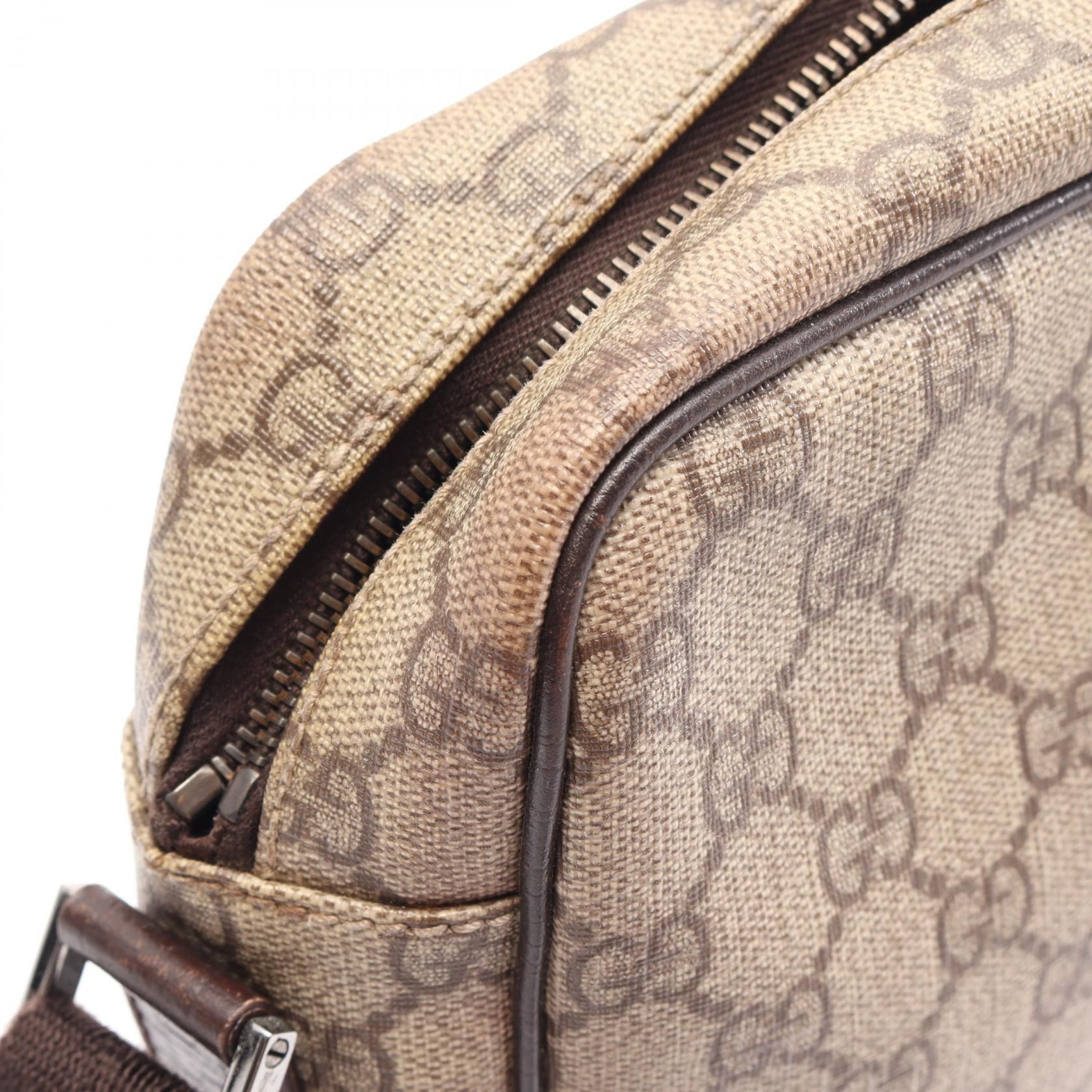 GG Supreme Messenger Bag — view 9
