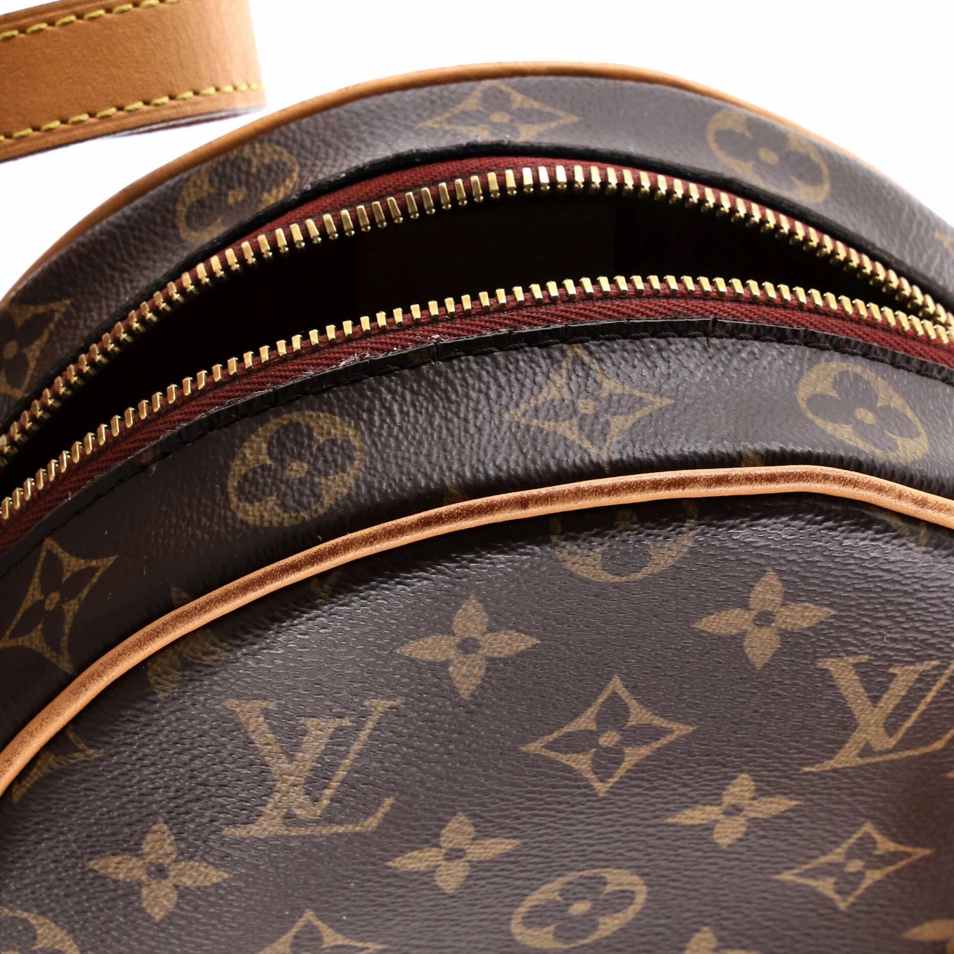 Boite Chapeau Souple PM, Monogram — view 8