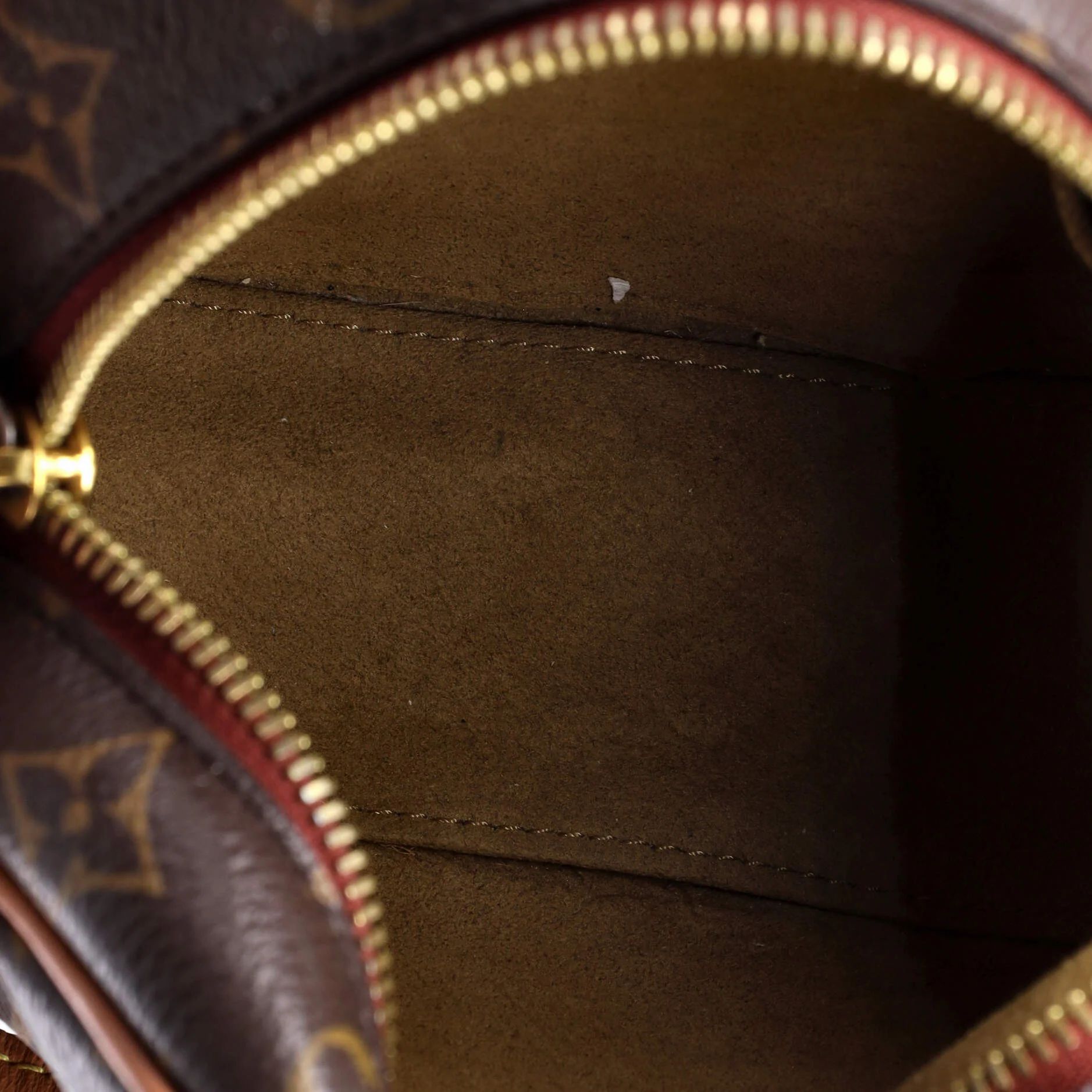 Boite Chapeau Souple PM, Monogram — view 10