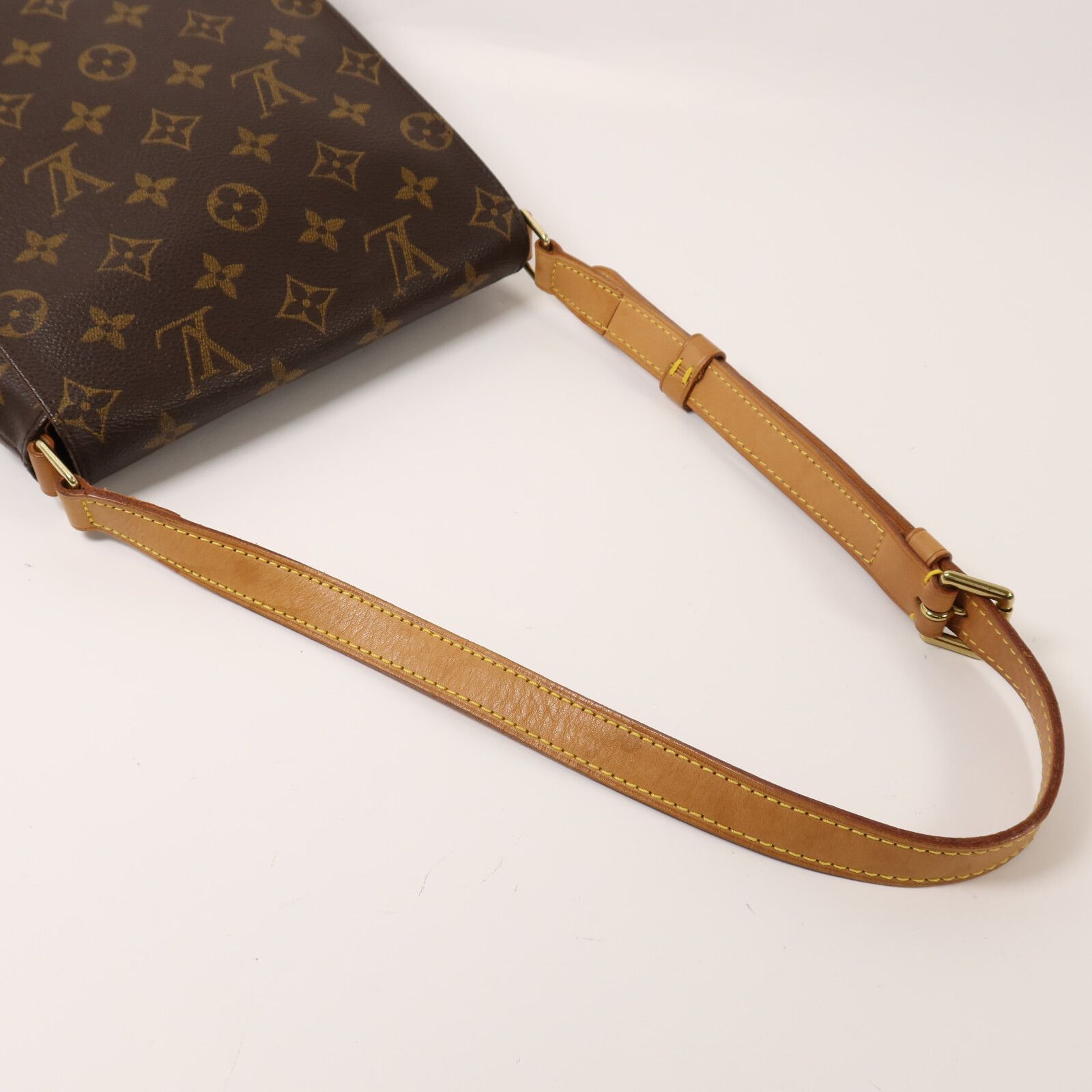 Musette Salsa Short Strap, Monogram — view 8