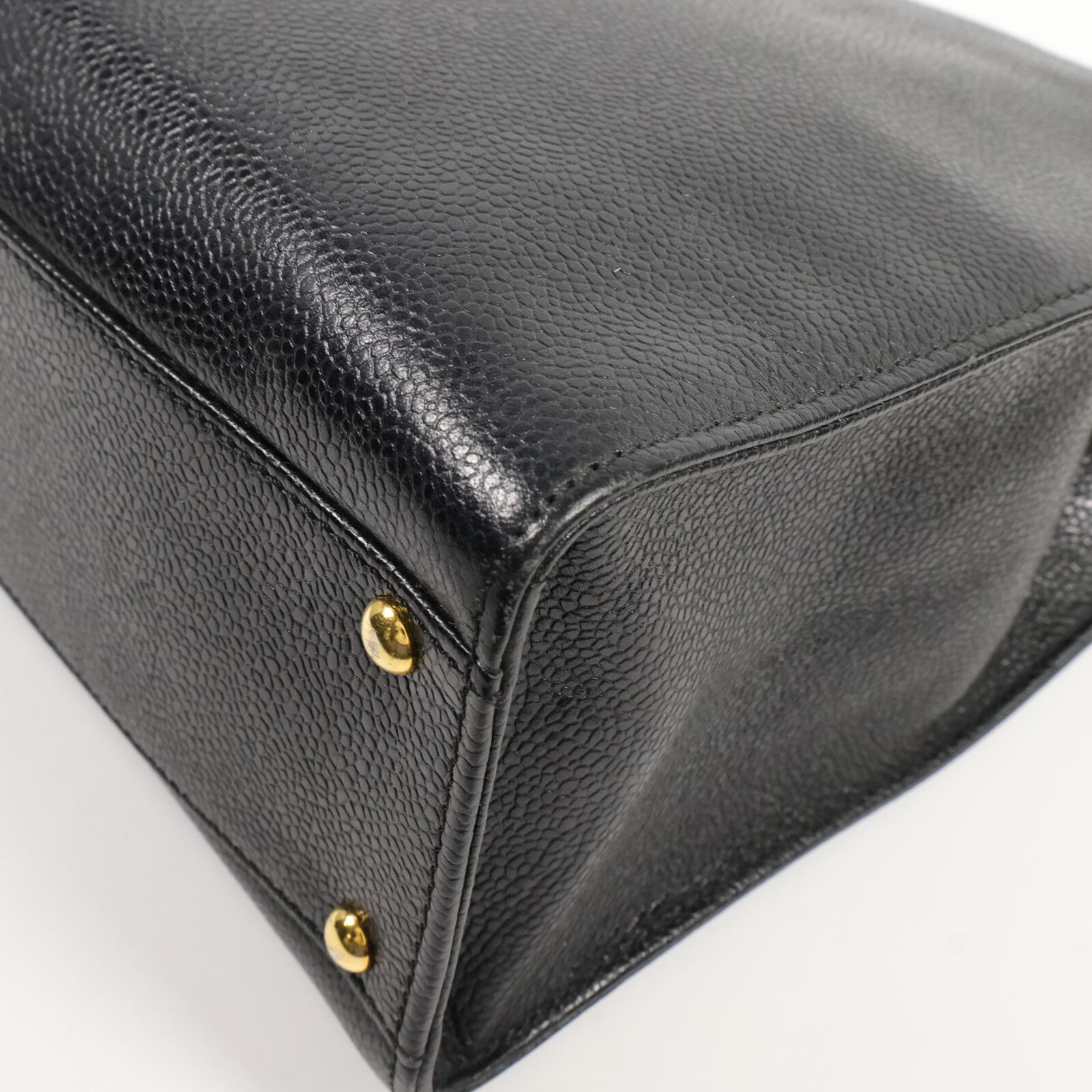 Vintage CC Caviar Chain Turn Lock Tote w/GHW — view 13