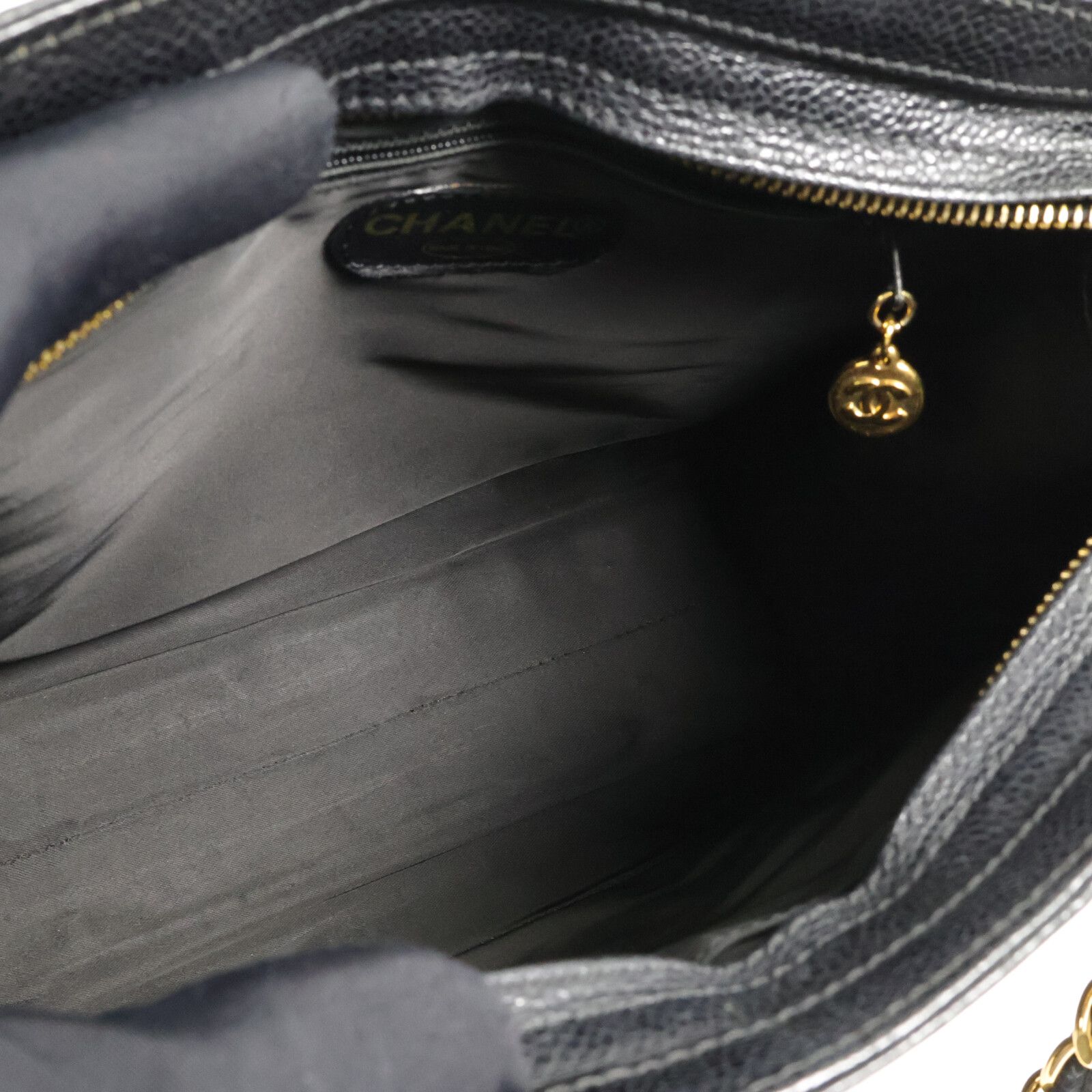 Vintage CC Caviar Chain Turn Lock Tote w/GHW — view 5