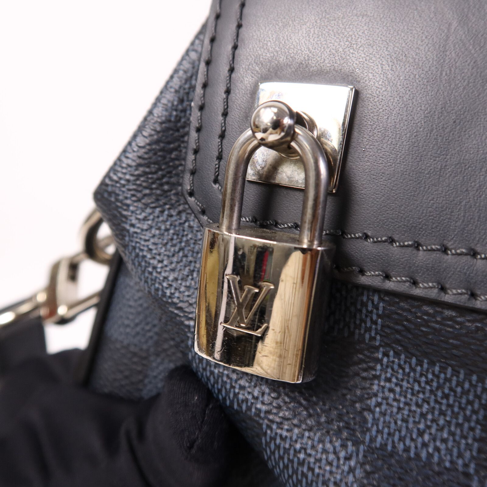 Greenwich Messenger, Damier Cobalt — view 7