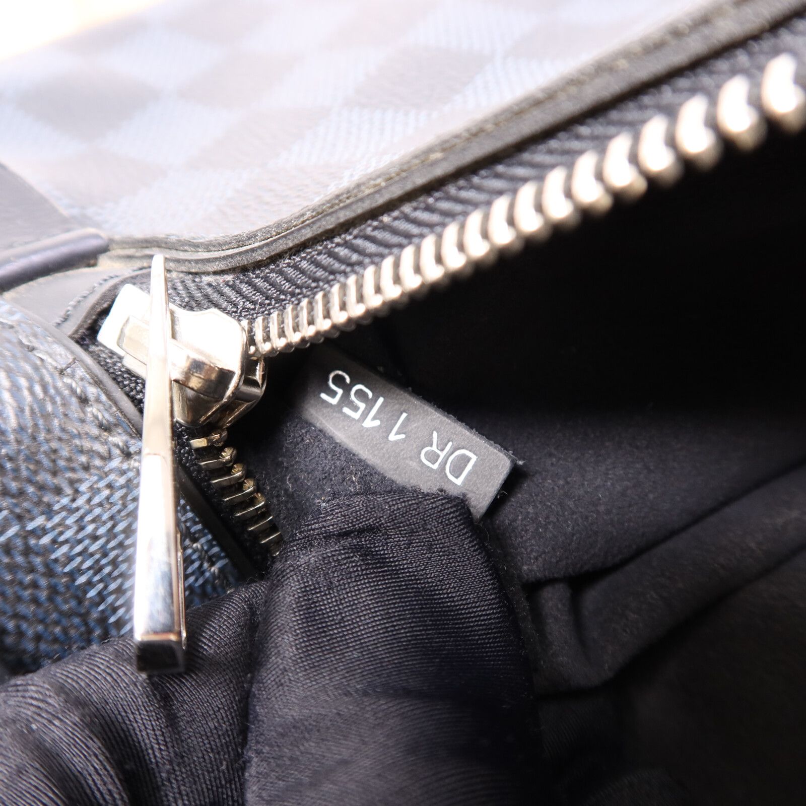 Greenwich Messenger, Damier Cobalt — view 8