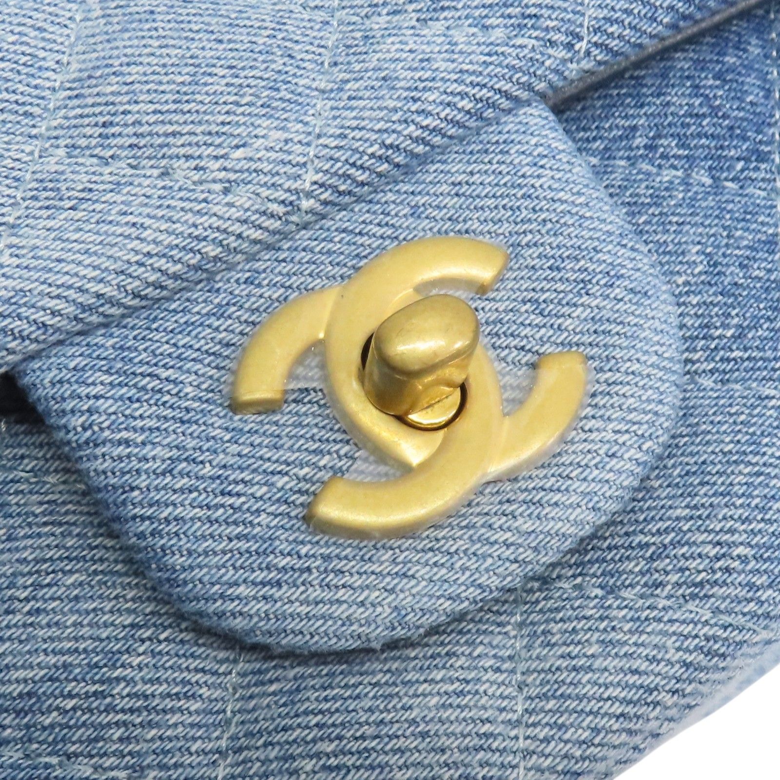 Matelasse Coco 20 Shoulder Bag Denim Blue A 69900 — view 8