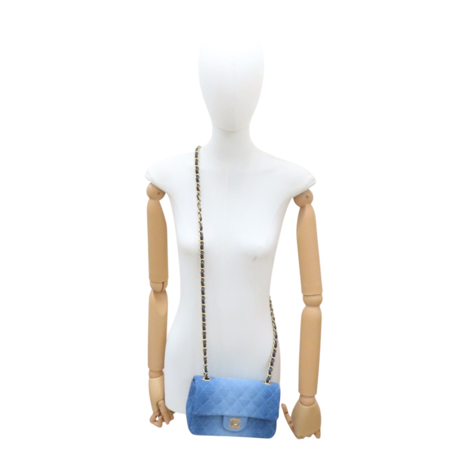 Matelasse Coco 20 Shoulder Bag Denim Blue A 69900 — view 10