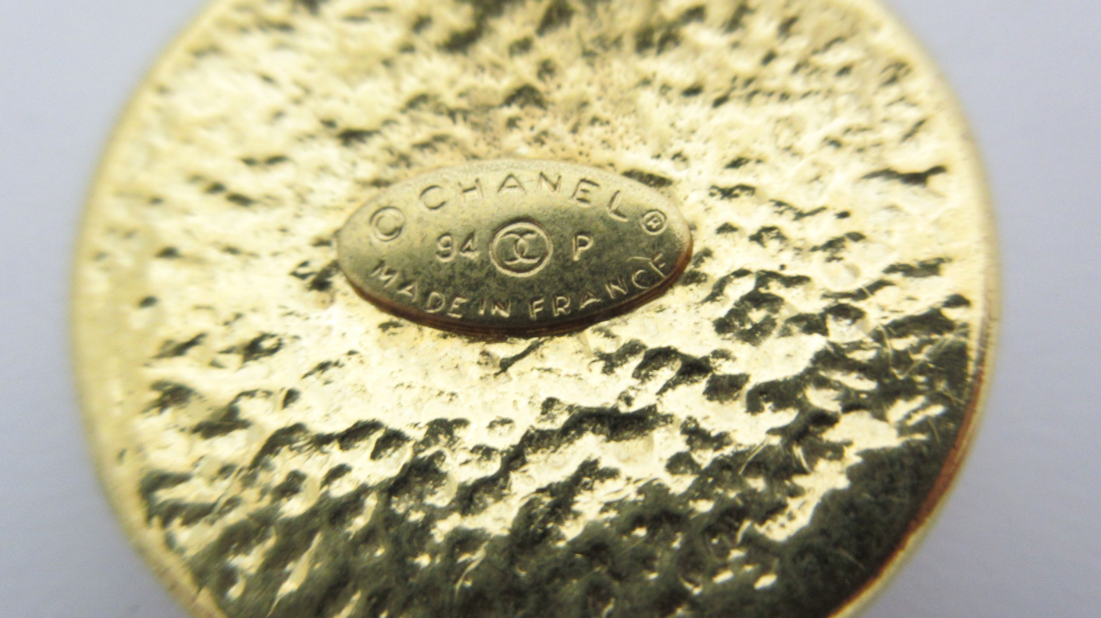 Vintage Round CC Logo Pendant Necklace 94P — view 7