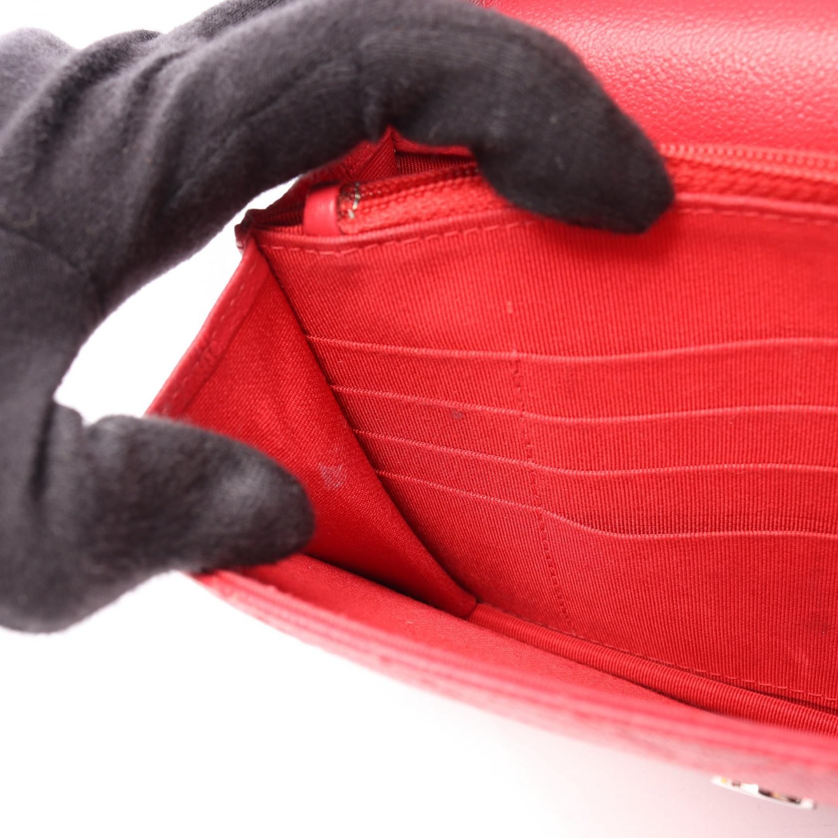 Red Chevron V Stitch Chain Wallet Shoulder Bag Calfskin (cowhide) — view 7