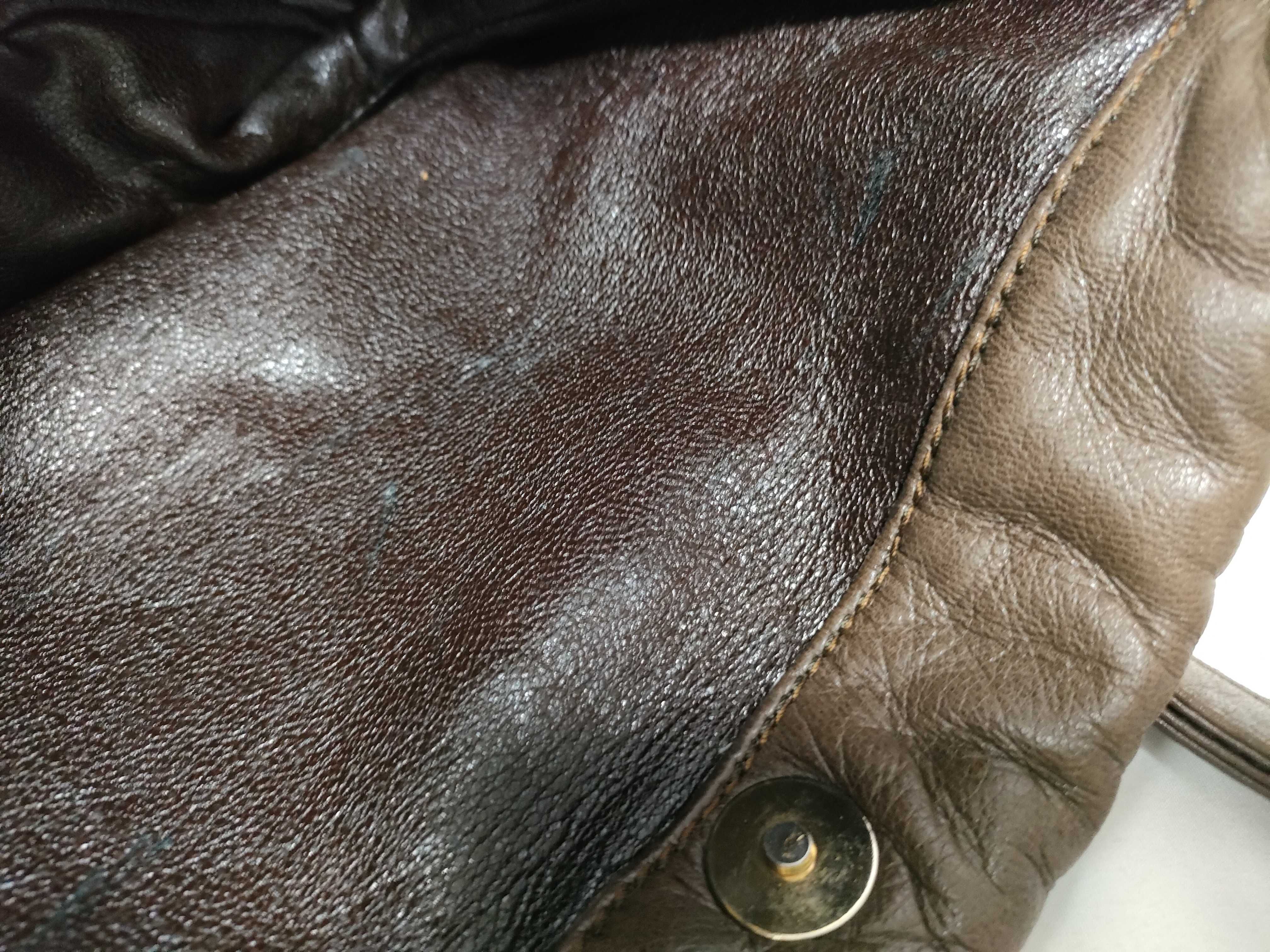 Anagram Shoulder Bag Leather — view 11