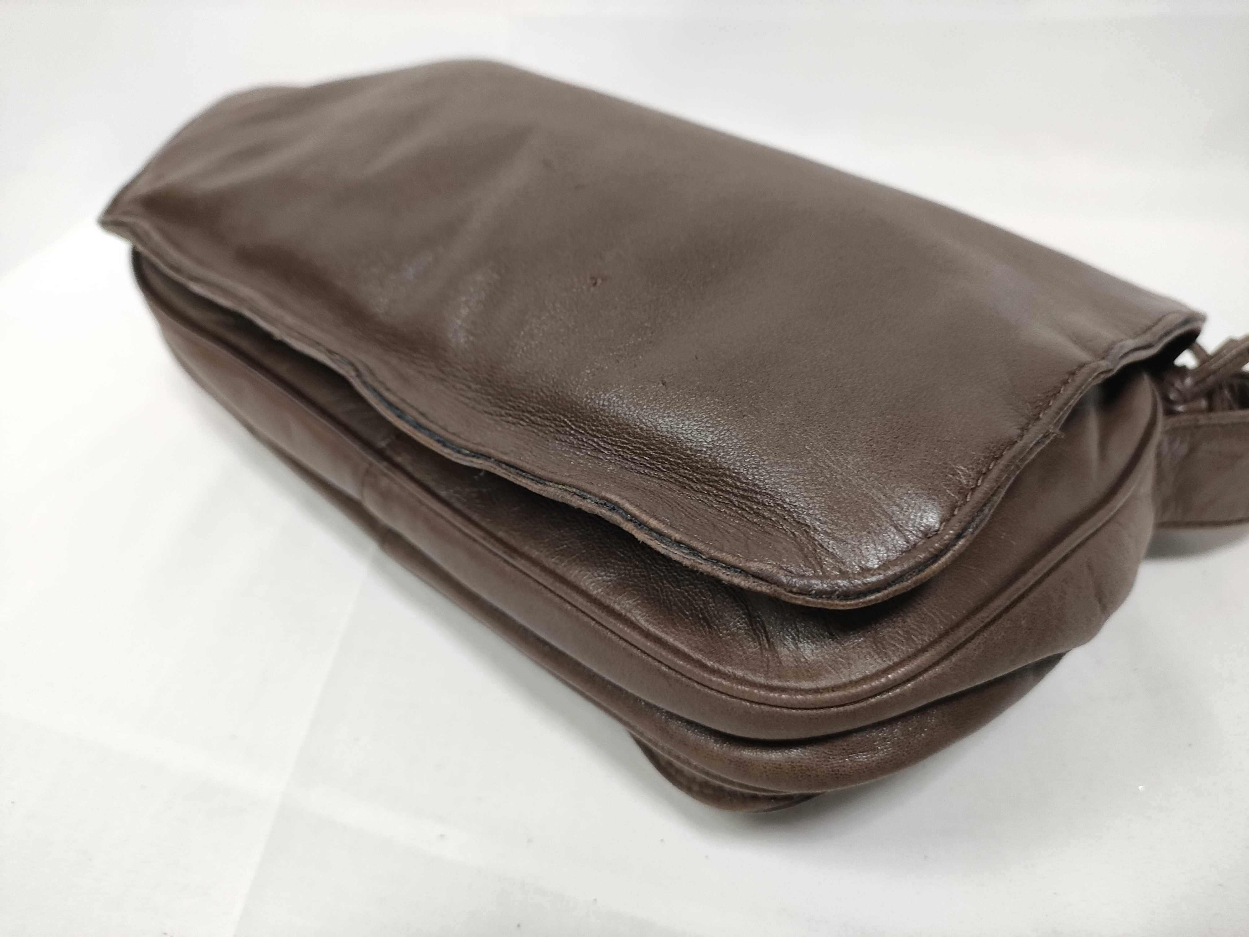 Anagram Shoulder Bag Leather — view 5