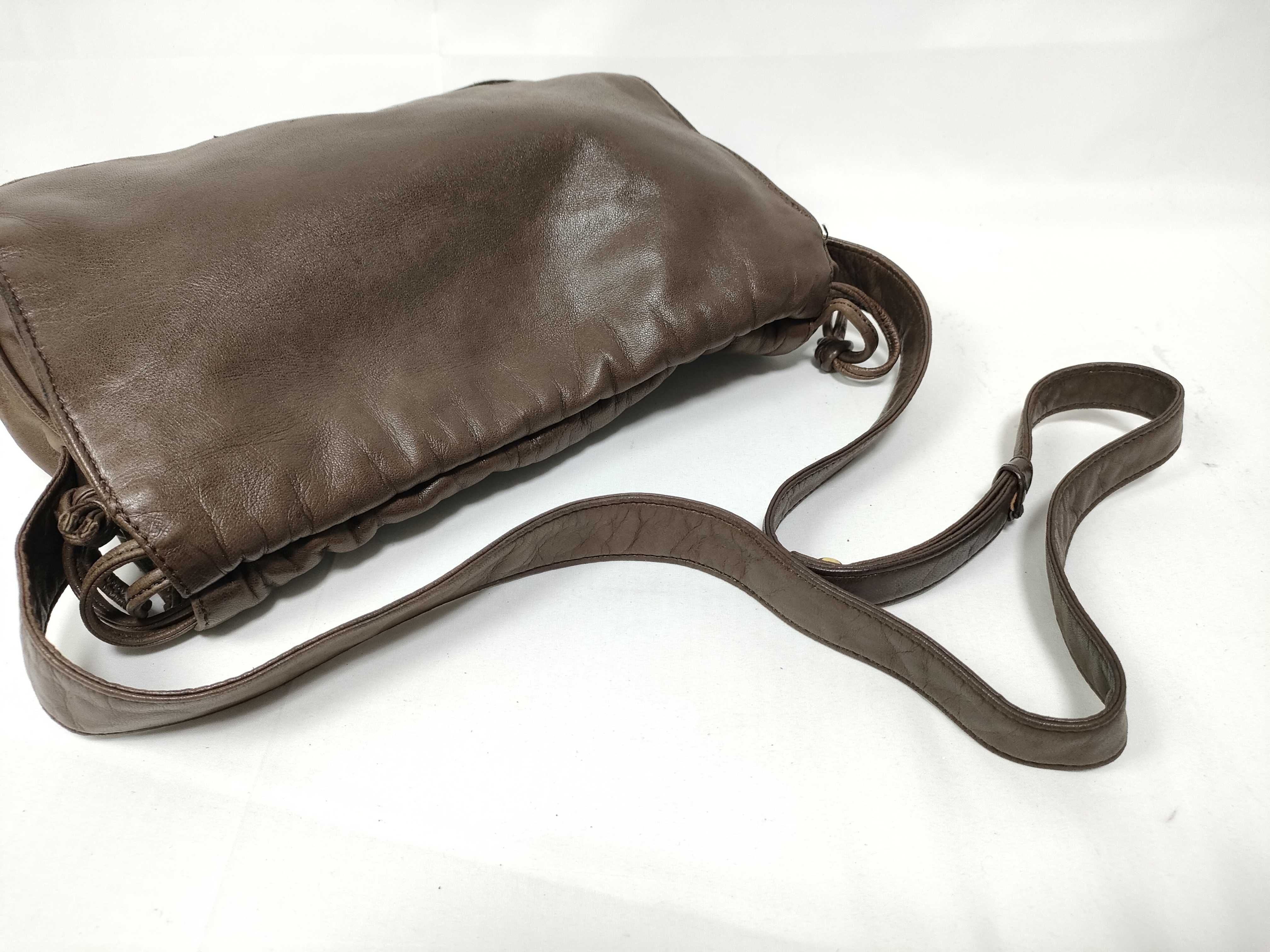 Anagram Shoulder Bag Leather — view 9